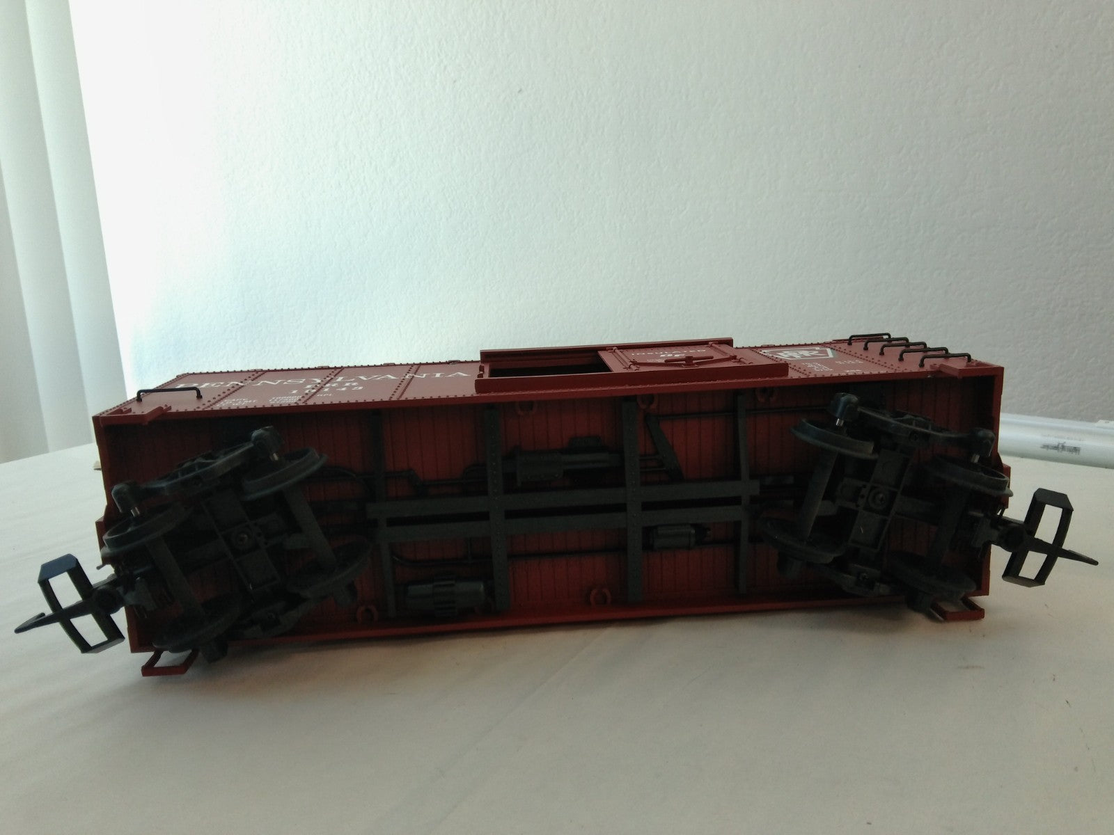 USA Trains R19062D G Scale Steel Box Car Pennsylvania #191437