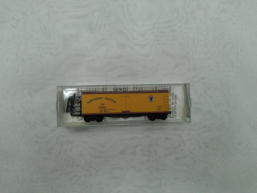 Micro Trains 49260 N Scale Reefer Northern Pacific #936141