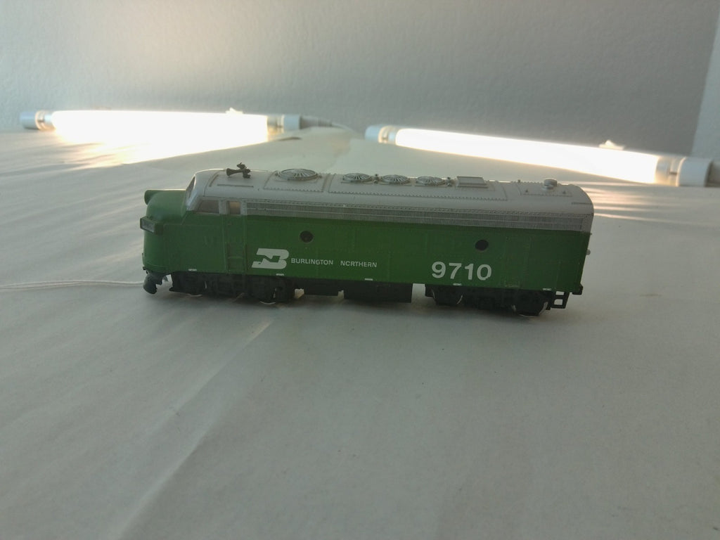 HO Dummy Locomotive Burlington Northern #9710 (NO BOX)1