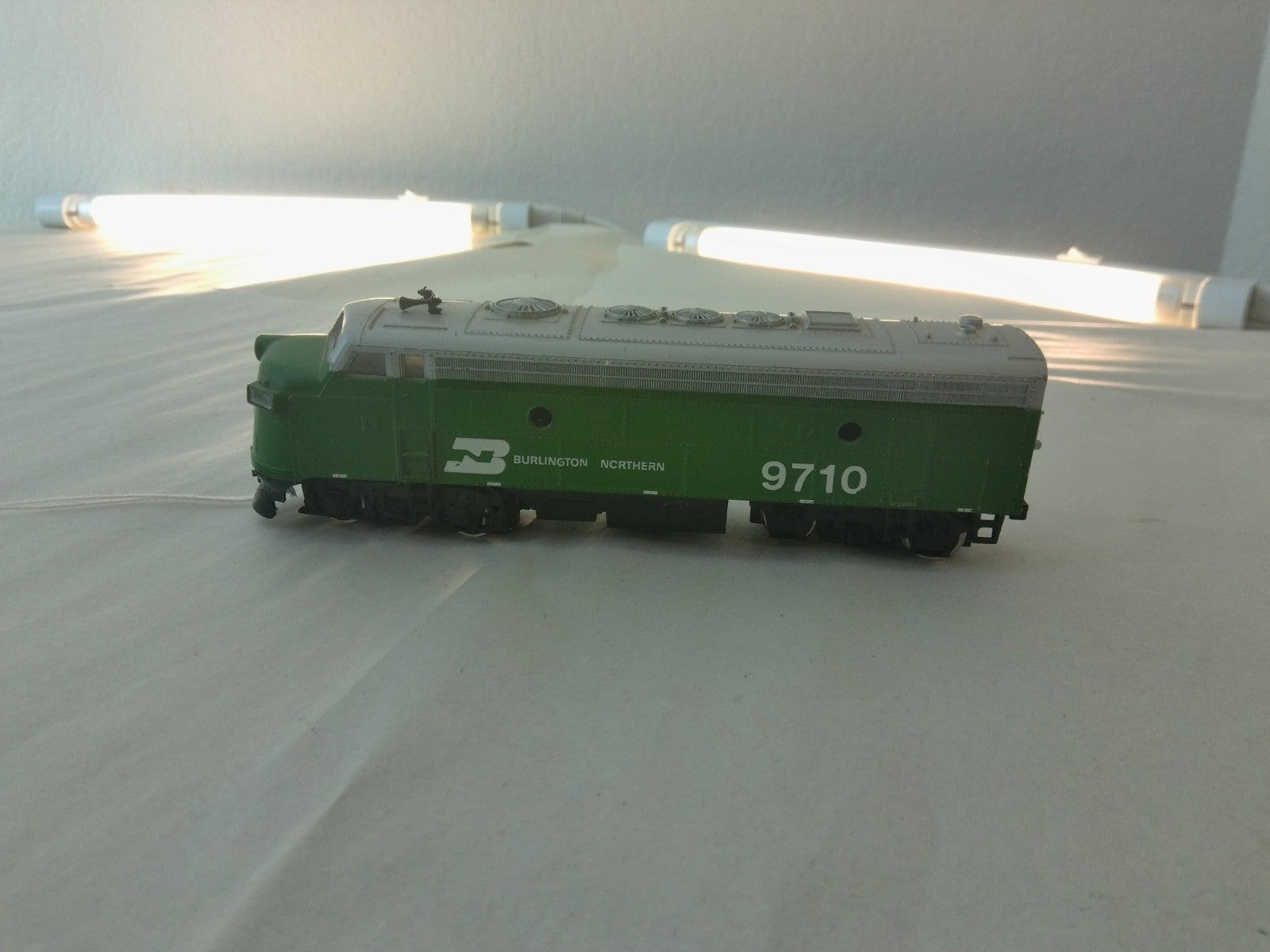 HO Dummy Locomotive Burlington Northern #9710 (NO BOX)1