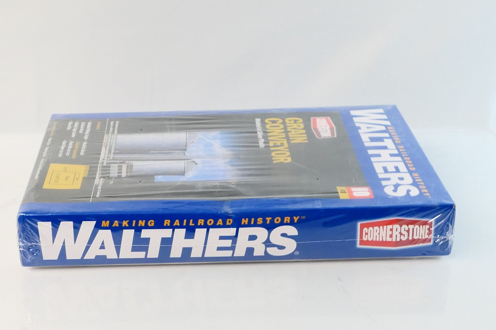 Walthers 933 3124 HO Scale Vertical Grain Leg Conveyor Kit2