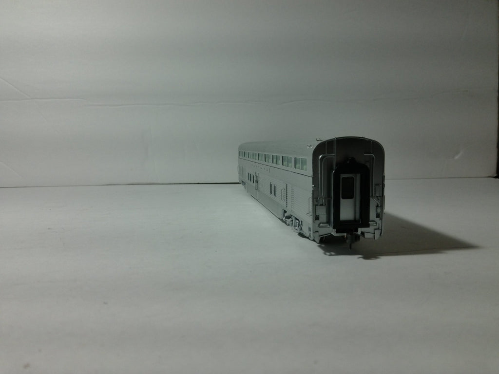 Walthers 920-9602 HO Scale 85' Budd 68-Seat Step-Down Coach Santa Fe5