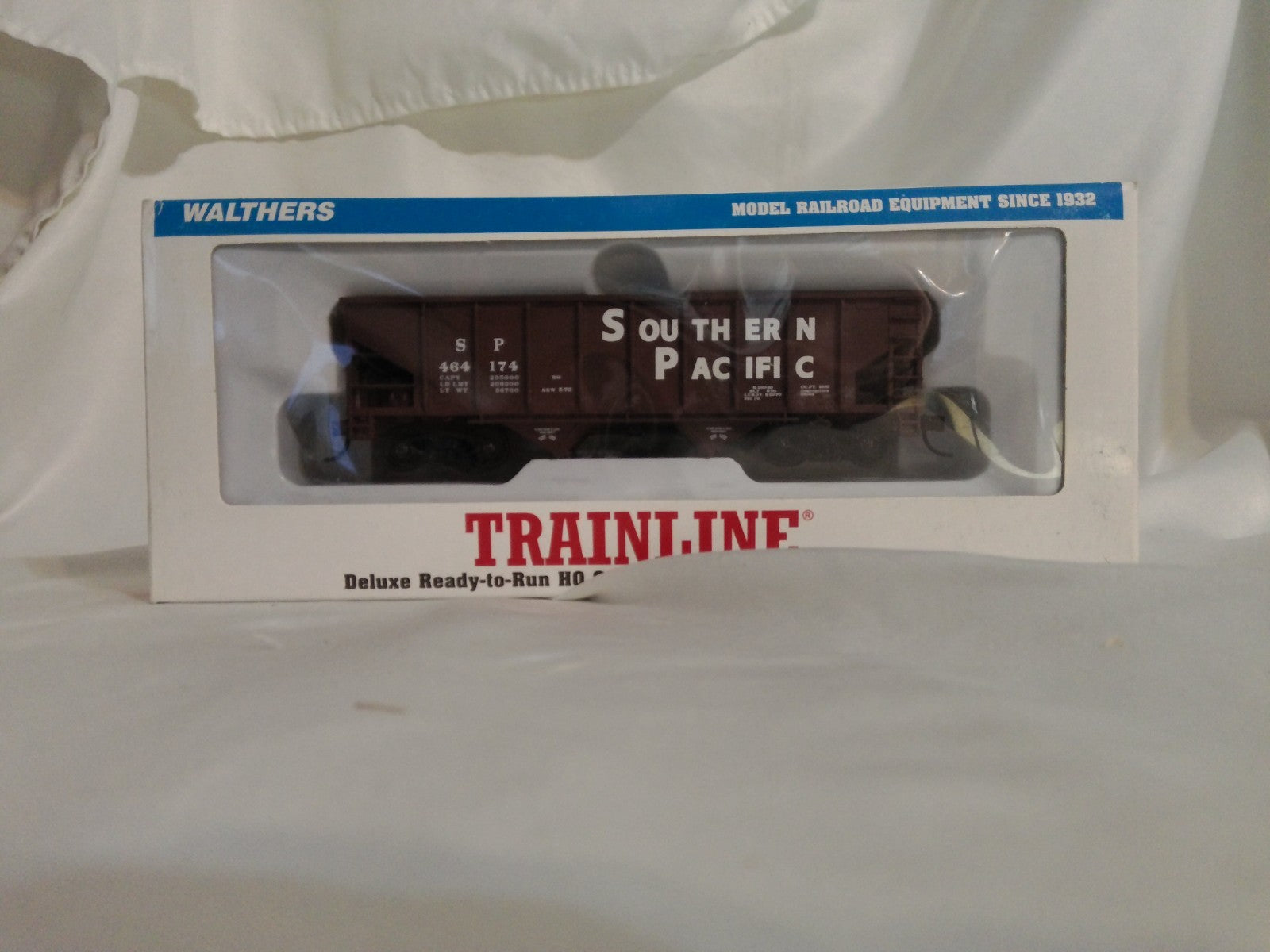 Walthers - Trainline HO Scale 34' PS-3 Coal Hopper Southern Pacific #4641740