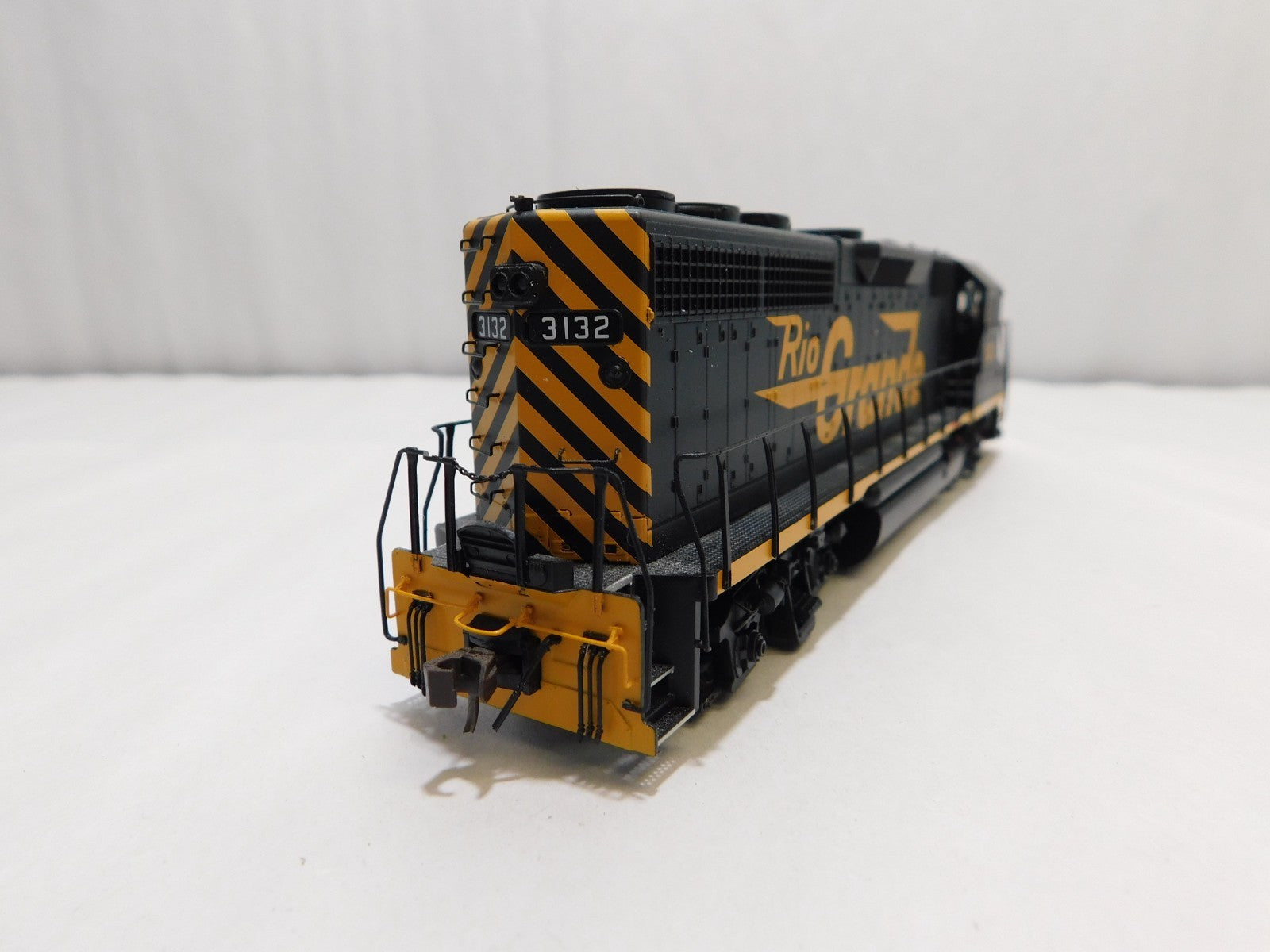 Atlas 10-004-042 HO Scale GP40 Locomotive, DCC+Sound, Rio Grande #31325