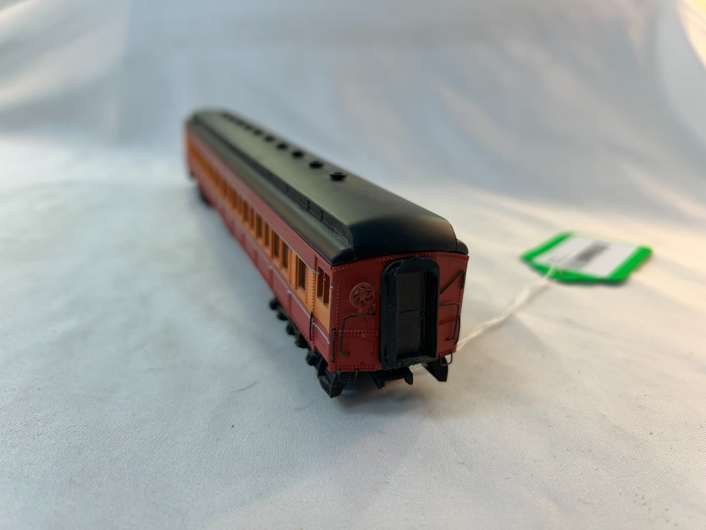 Bachmann Spectrum 89133 HO Scale Heavyweight Passenger Coach, SP Daylight #10142