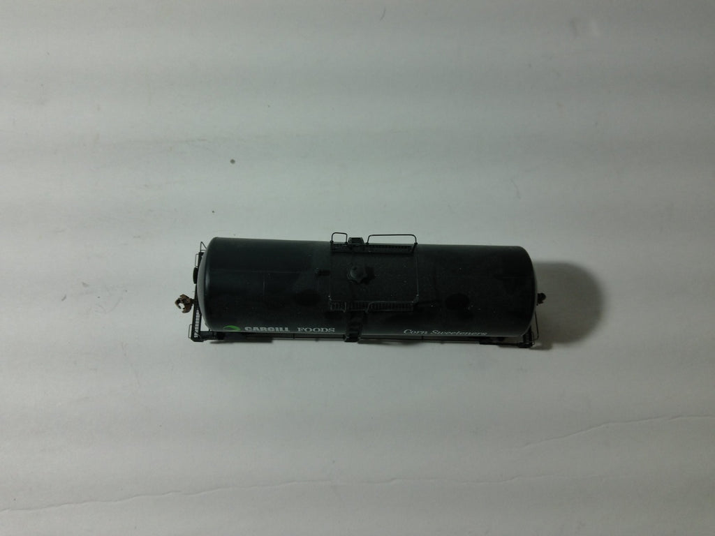 Walthers 920-100103 HO Scale Funnel-Flow Tank Car Cargill #45514