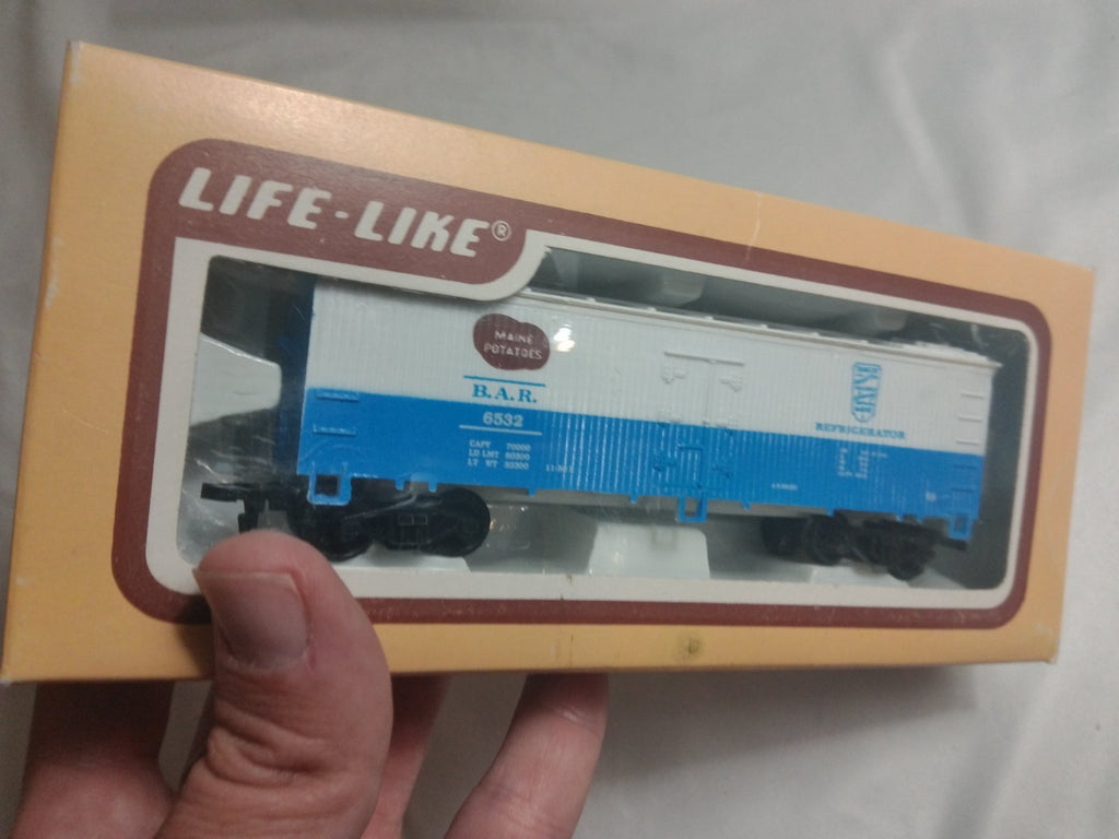 Life-Like HO Scale Maine Potatoes Refrigerator Boxcar BAR 6532 NIB3