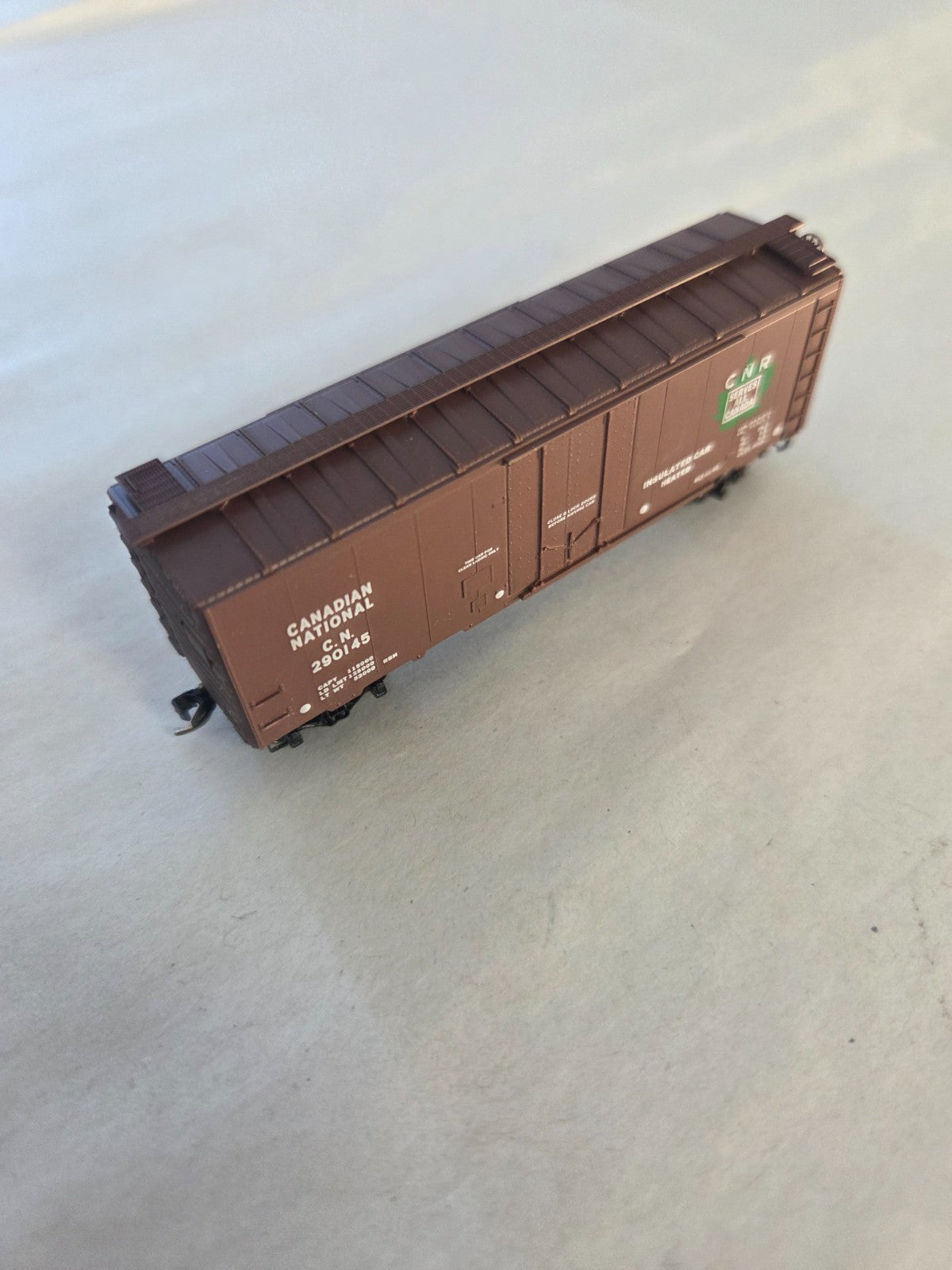 Micro-Trains #21120 N Scale 40' Standard Boxcar "Canadian National 290145"4