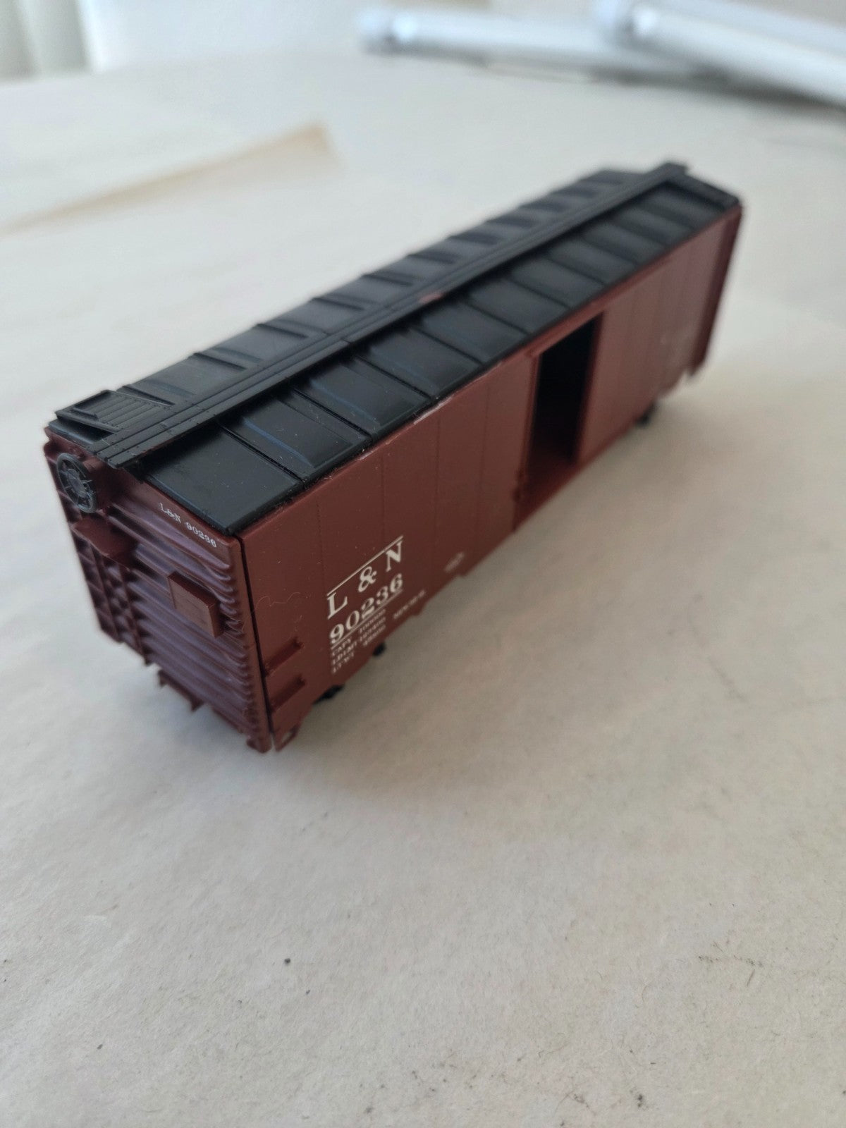 Branchline Trains #8007 HO Scale 1937 AAR Boxcar "L&N 90236"3