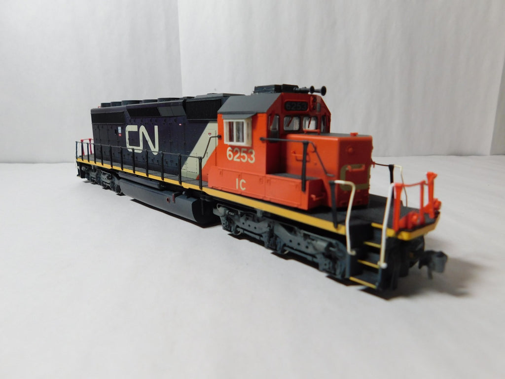 Kato 37-6603 HO Scale EMD SD40-2 Mid Locomotive, DCC+Sound, CN #62533