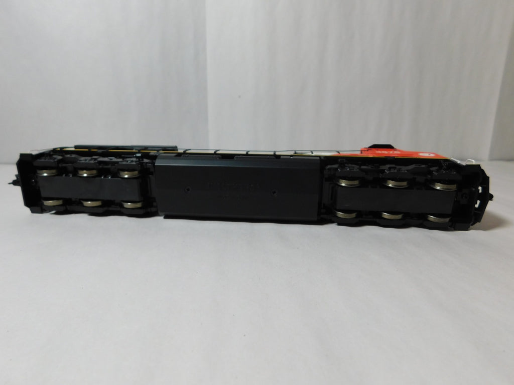 Walthers 910-20200 HO Scale GE ES44AC Evolution Locomotive DCC + Sound, CN #38766