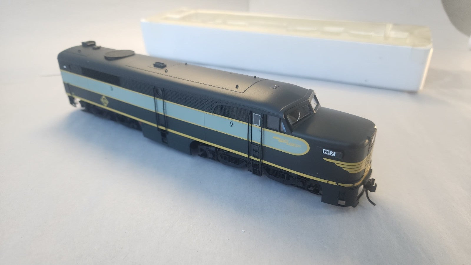 Life Like 21613 HO Scale Proto 2000 Alco Locomotive, Erie Road #8620