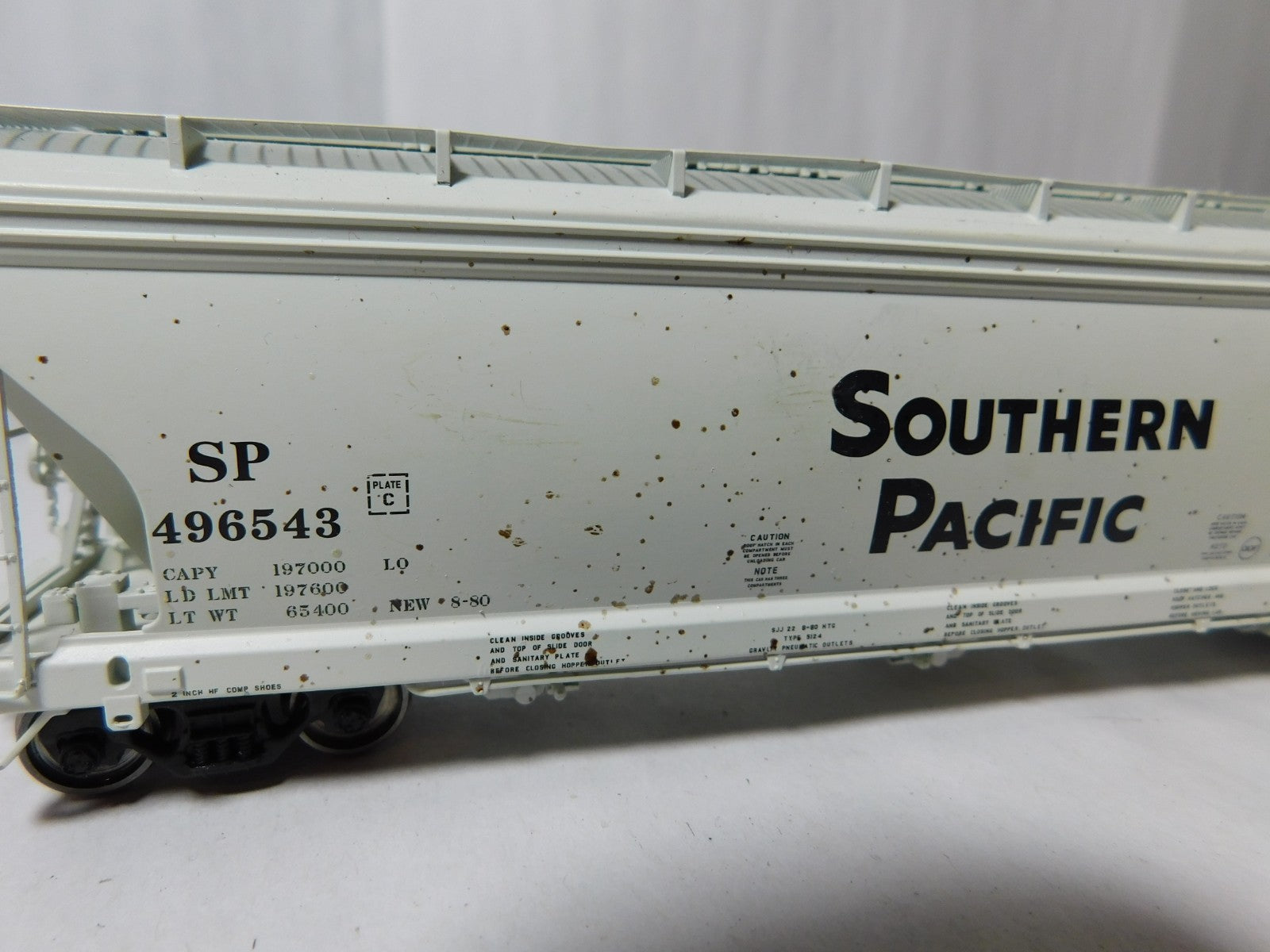 Atlas 20-006-951 HO Scale ACF 4650 Centerflow Hopper, Southern Pacific #4965433