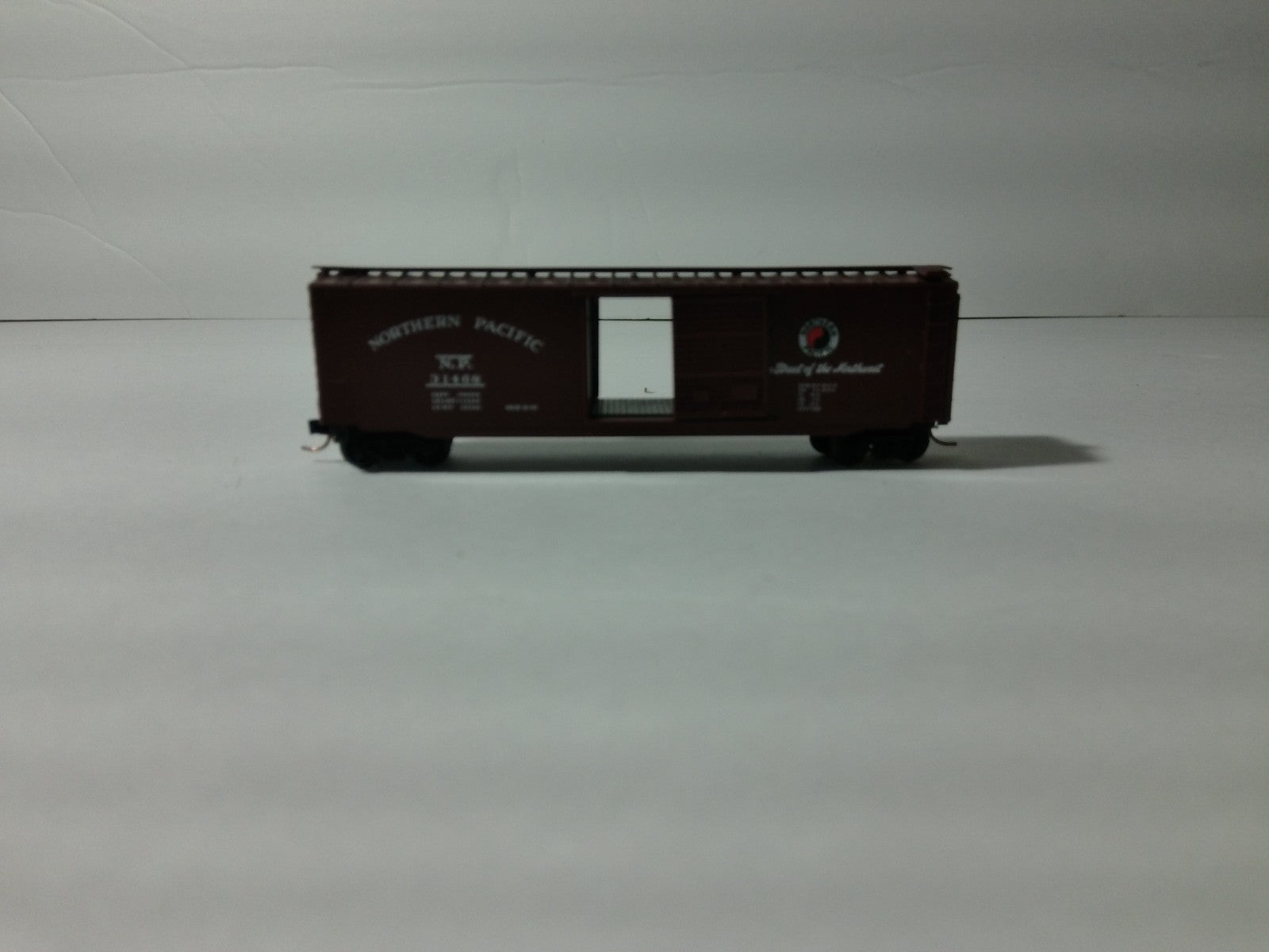 Micro Trains 31170 N Scale 50' Standard Boxcar Single Door N.P #314681