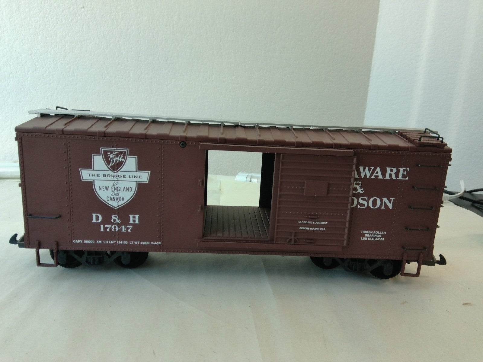 USA Trains R19107C G Scale Steel Box Car Delaware & Hudson #179471