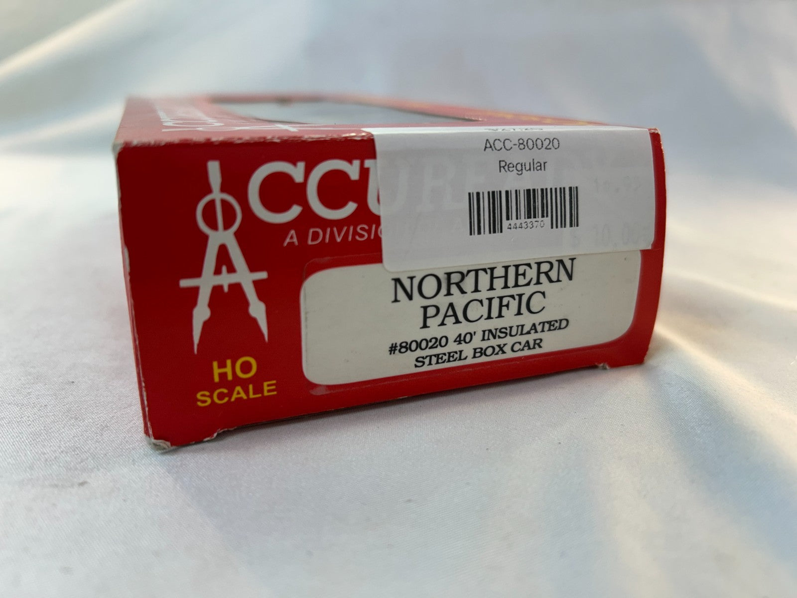 Accuready by Accurail 80020 HO Scale 40' Insulated Steel Box Car, NPMX #5042