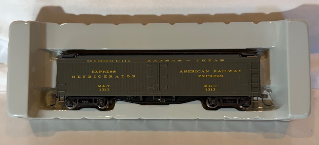 Athearn HO1313  50' M K T Express Reefer Car #925831