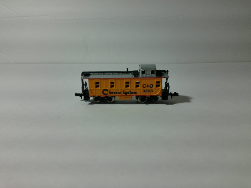 Model Power 3294 N Scale Caboose Chessie System C&O #33581