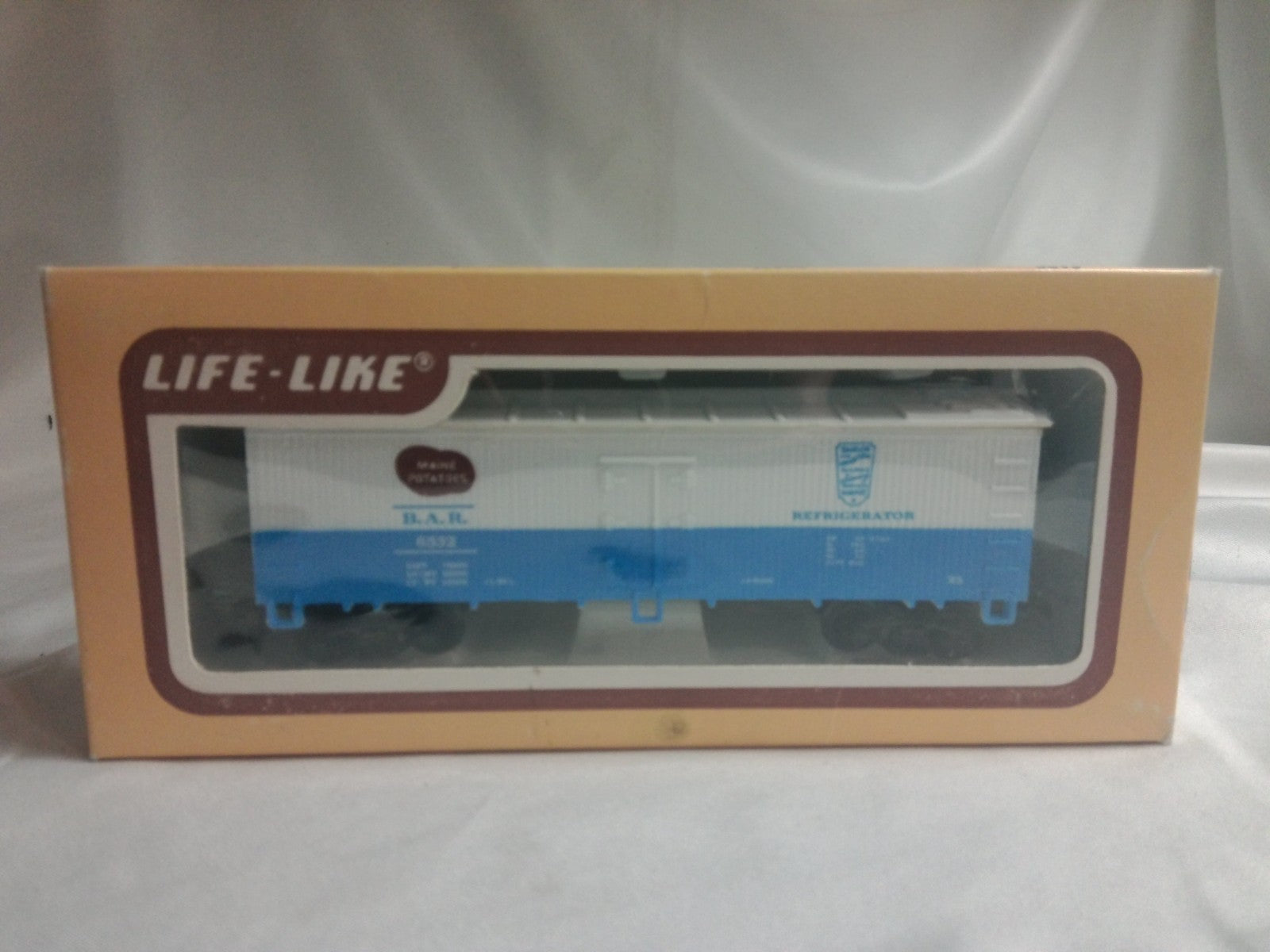 Life-Like HO Scale Maine Potatoes Refrigerator Boxcar BAR 6532 NIB0