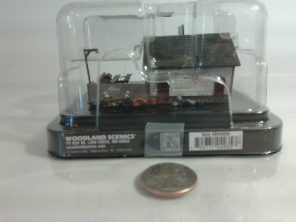 Woodland Scenics BR4935 - N Scale Ethyl's Gas & Service ~ LEDs2