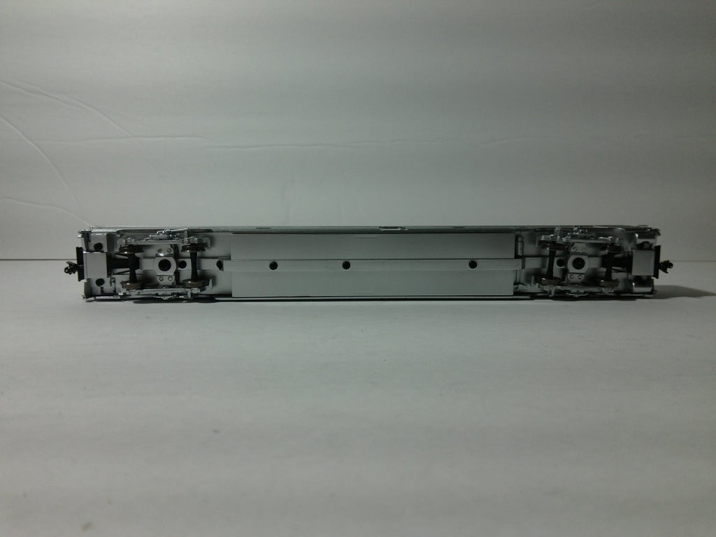 Walthers 920-9602 HO Scale 85' Budd 68-Seat Step-Down Coach Santa Fe7