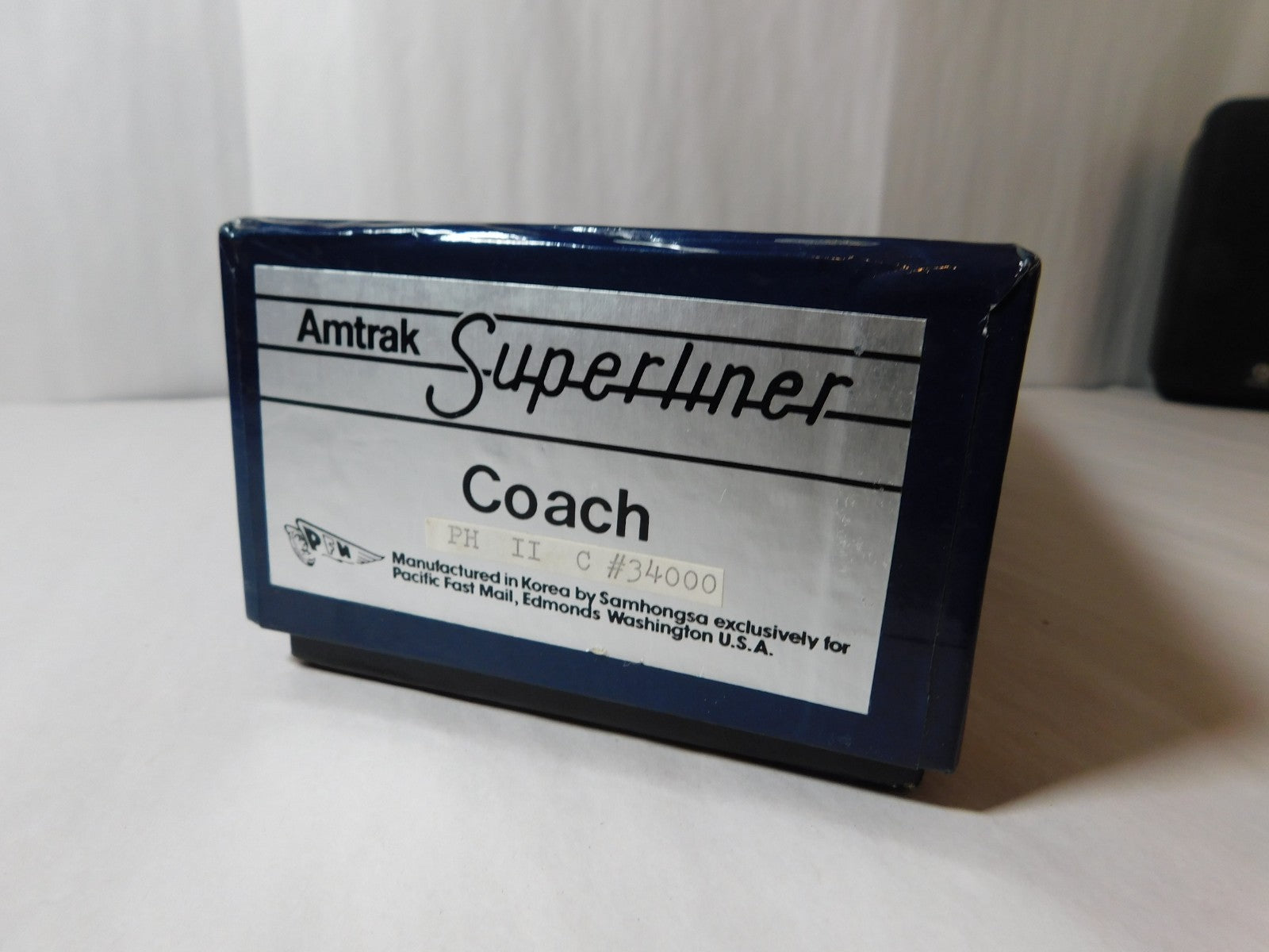 PFM Samhongsa PH II C HO Scale Amtrak Superliner, Coach #34000 BRASS1