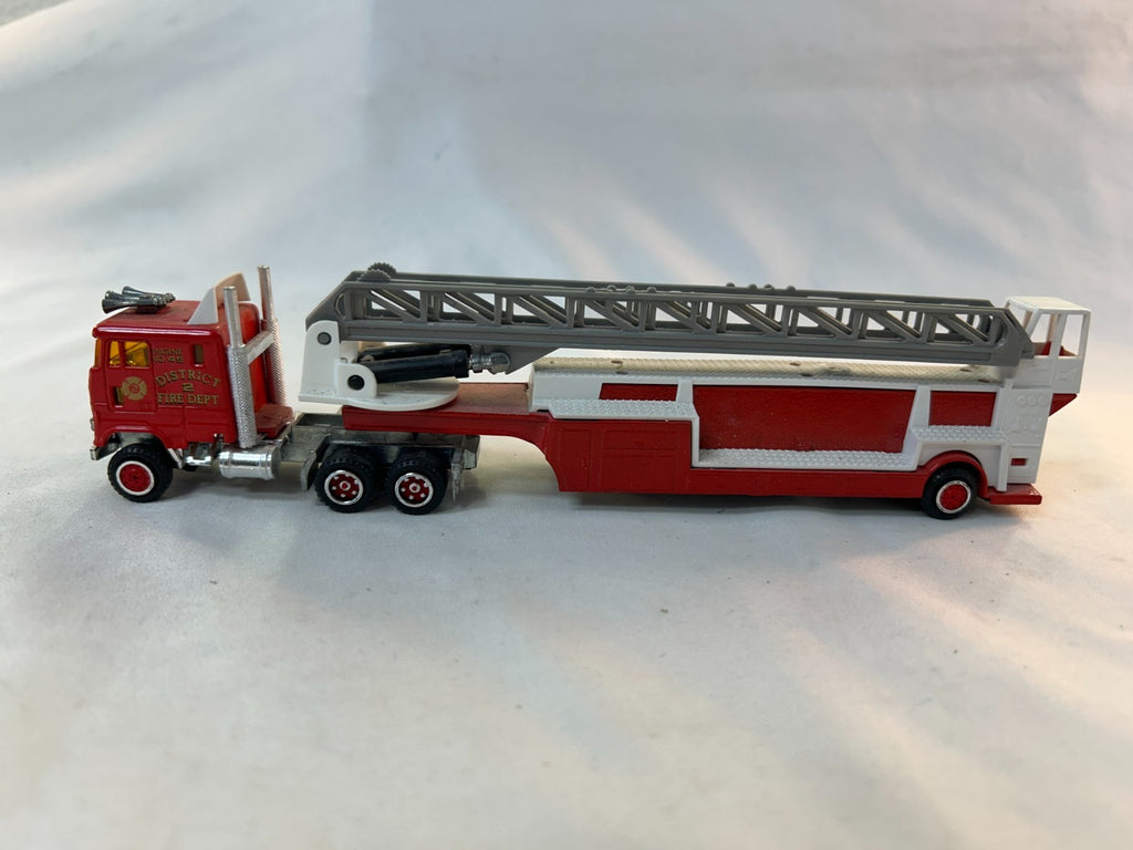 Majorette No. 612 HO Scale Fire Truck, District 2 Fire Dept, Engine No. 450