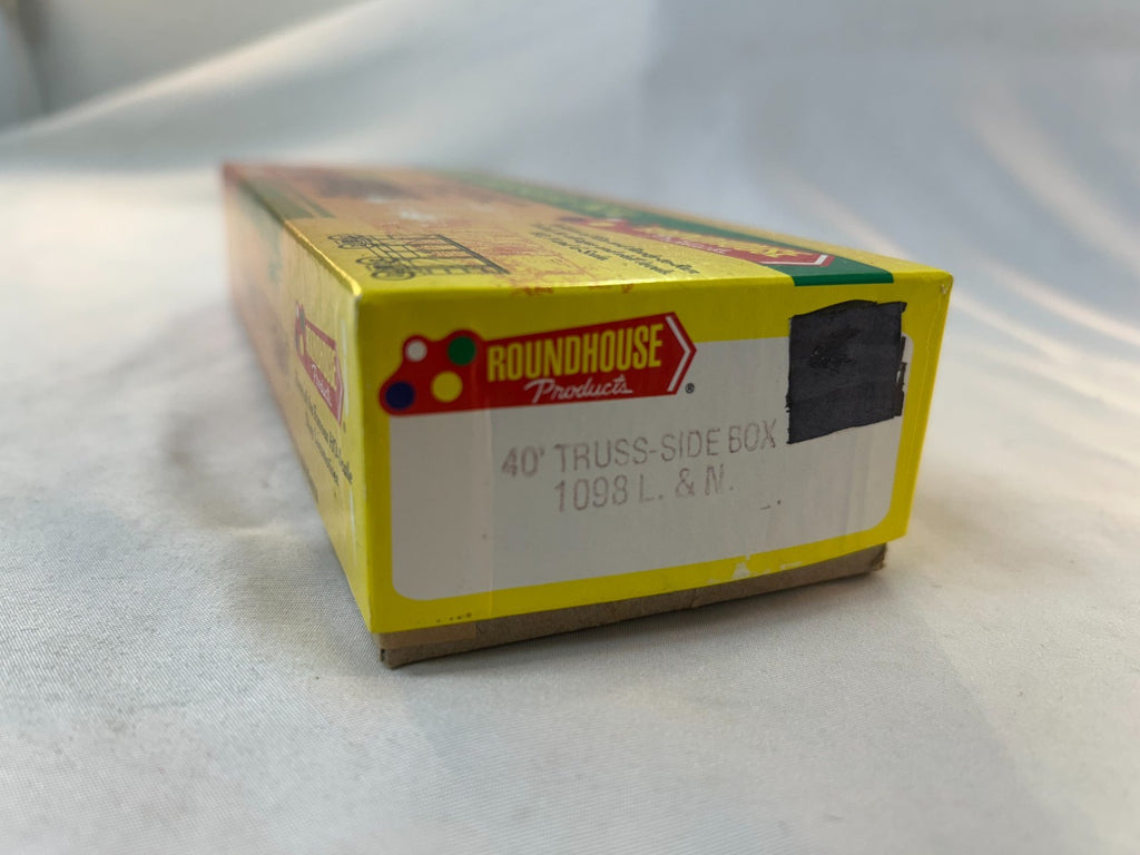 Roundhouse Products 1098 HO Scale 40' Truss Side Boxcar, L&N #131331