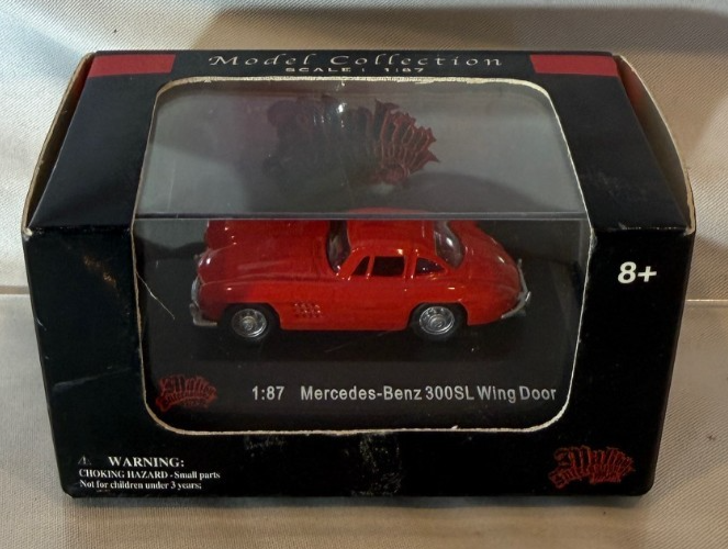 Malibu International 1:87 1954 Mercedes-Benz 300SL Cabrio Red0