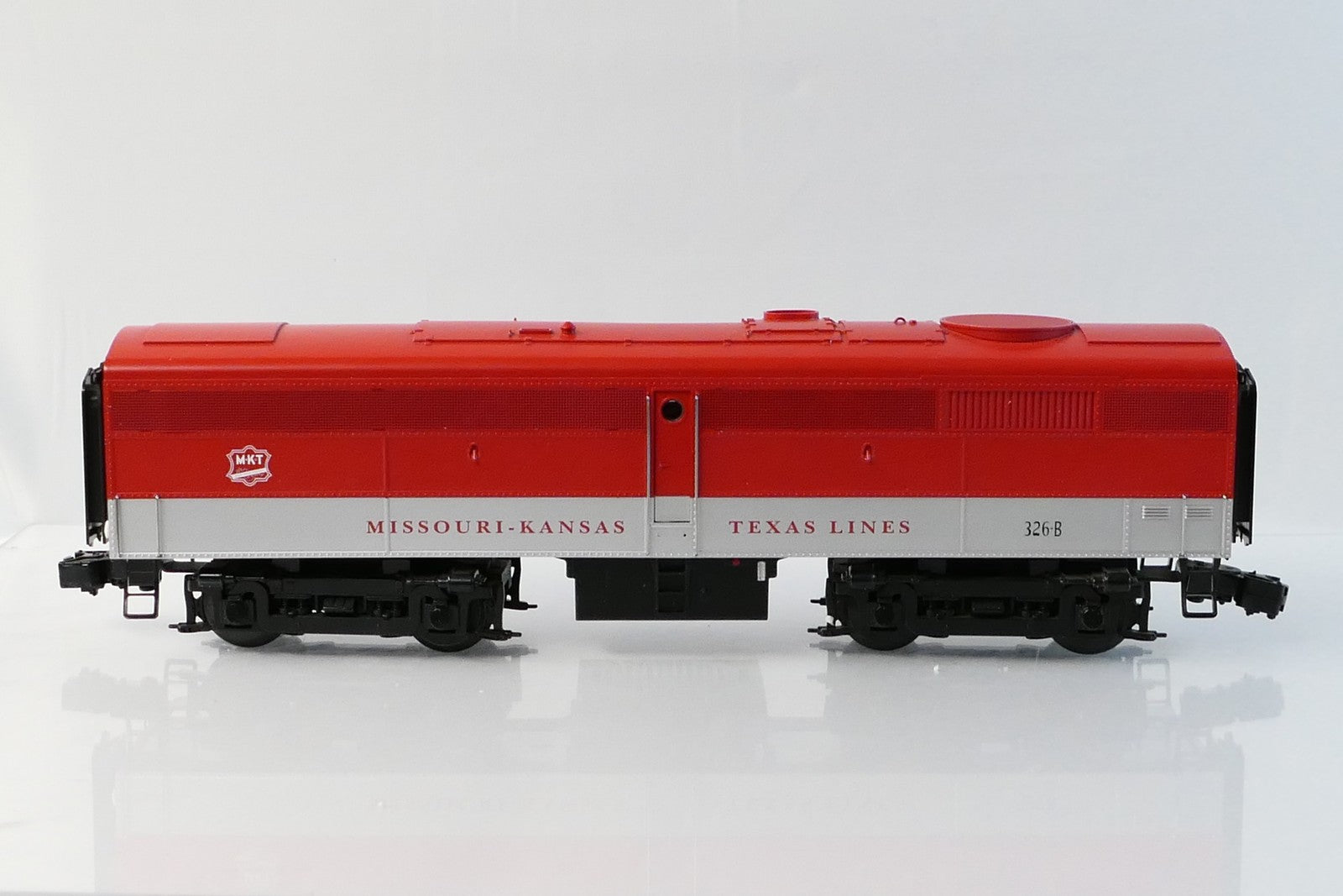 Lionel 38182 O MKT Scale FA (Non powered) FB Locomotive Set MKT9