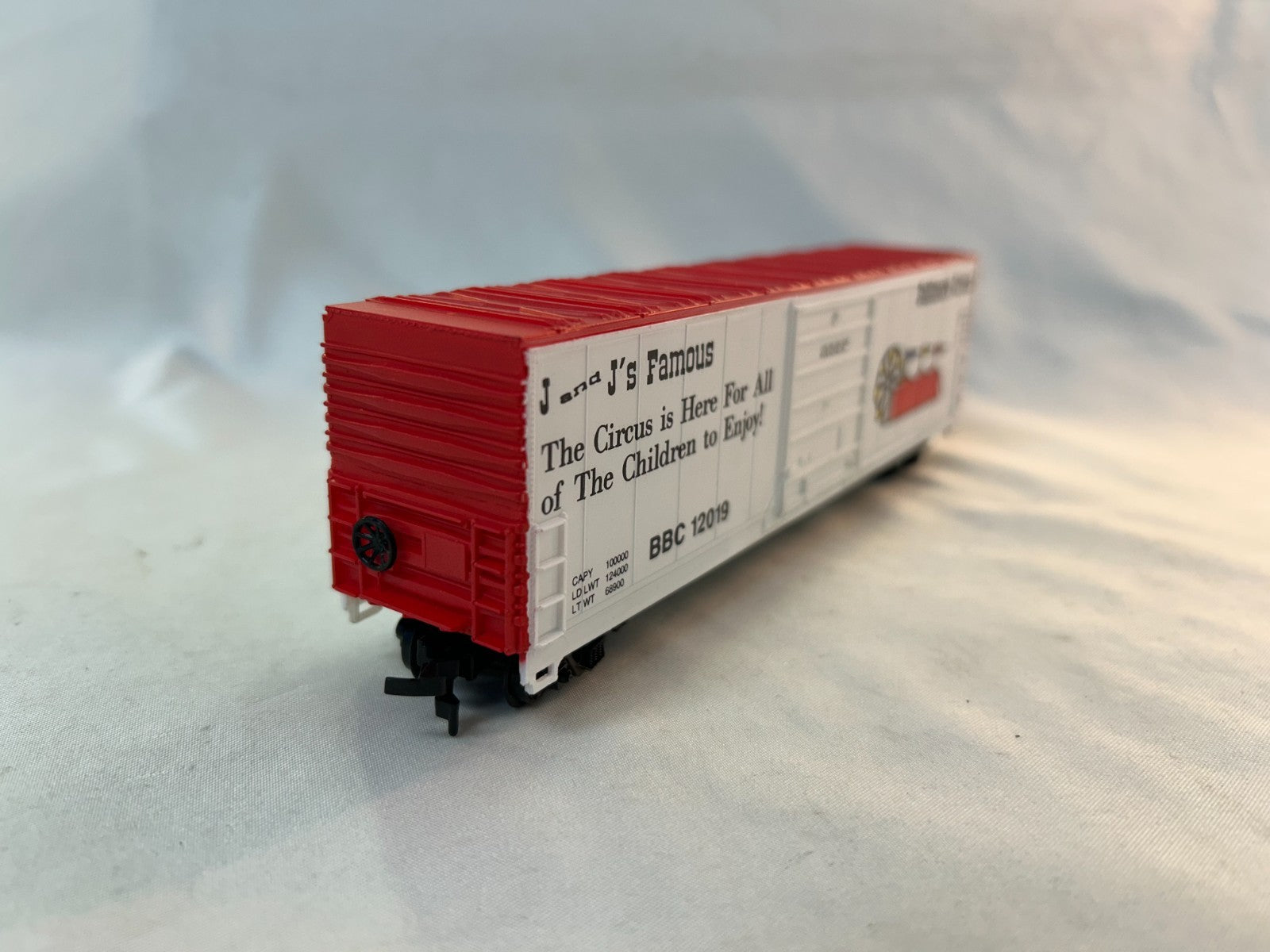 Bevbel Corp. 12019 HO Scale 50' Evans Tent Boxcar, Baltimore Circus #120193