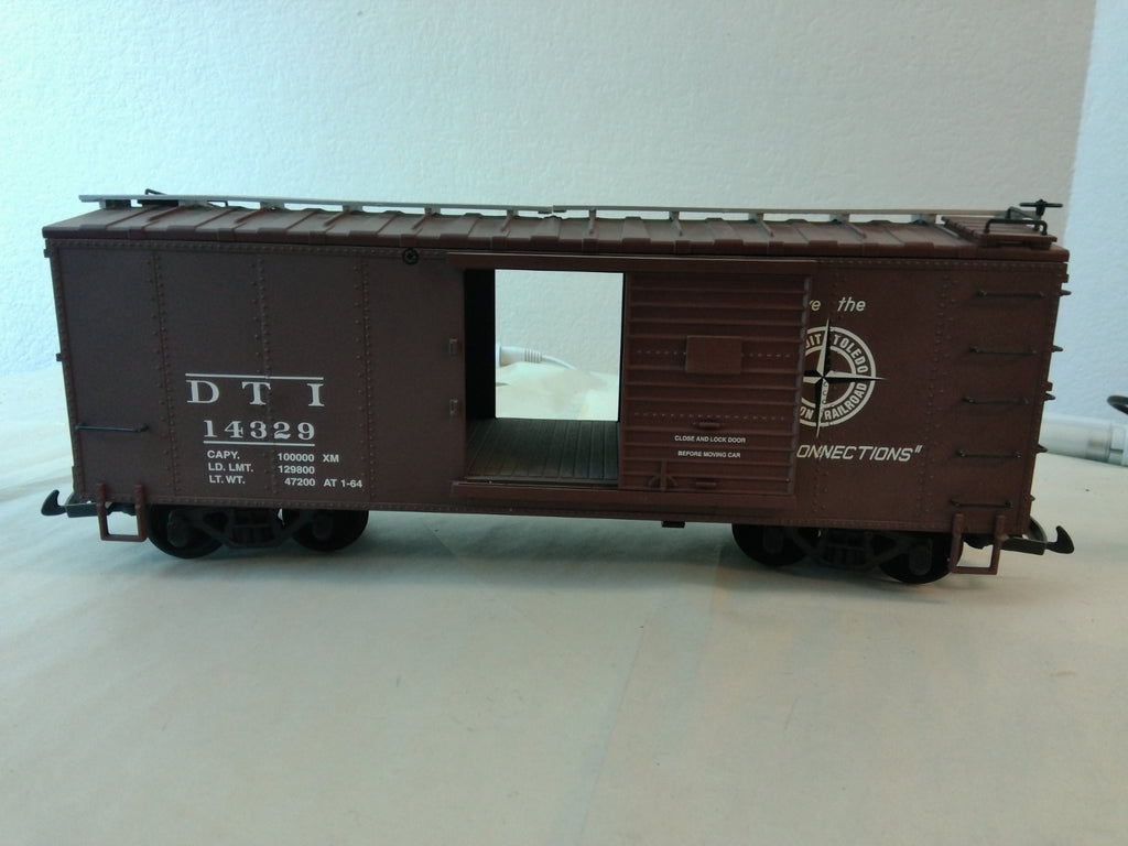 USA Trains R19111B G Scale Steel Box Car DT&I #143291