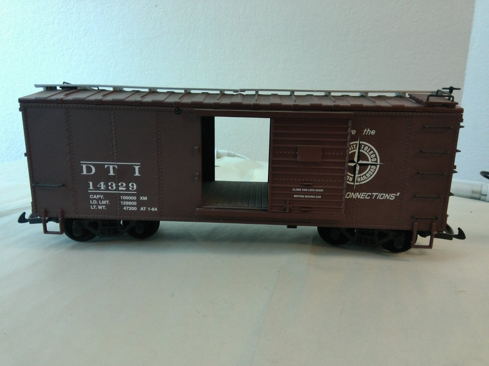USA Trains R19111B G Scale Steel Box Car DT&I #143291