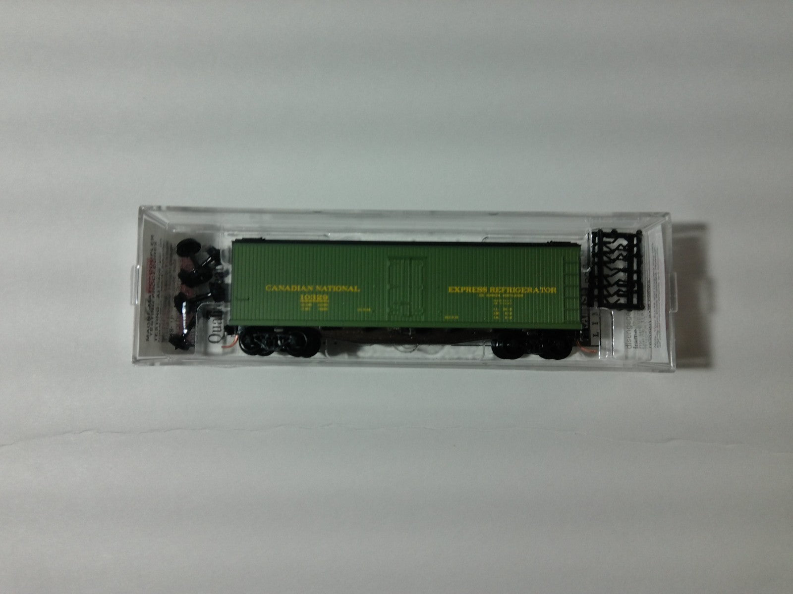 Micro Trains 49570 N Scale Boxcar Canadian National #10329 0