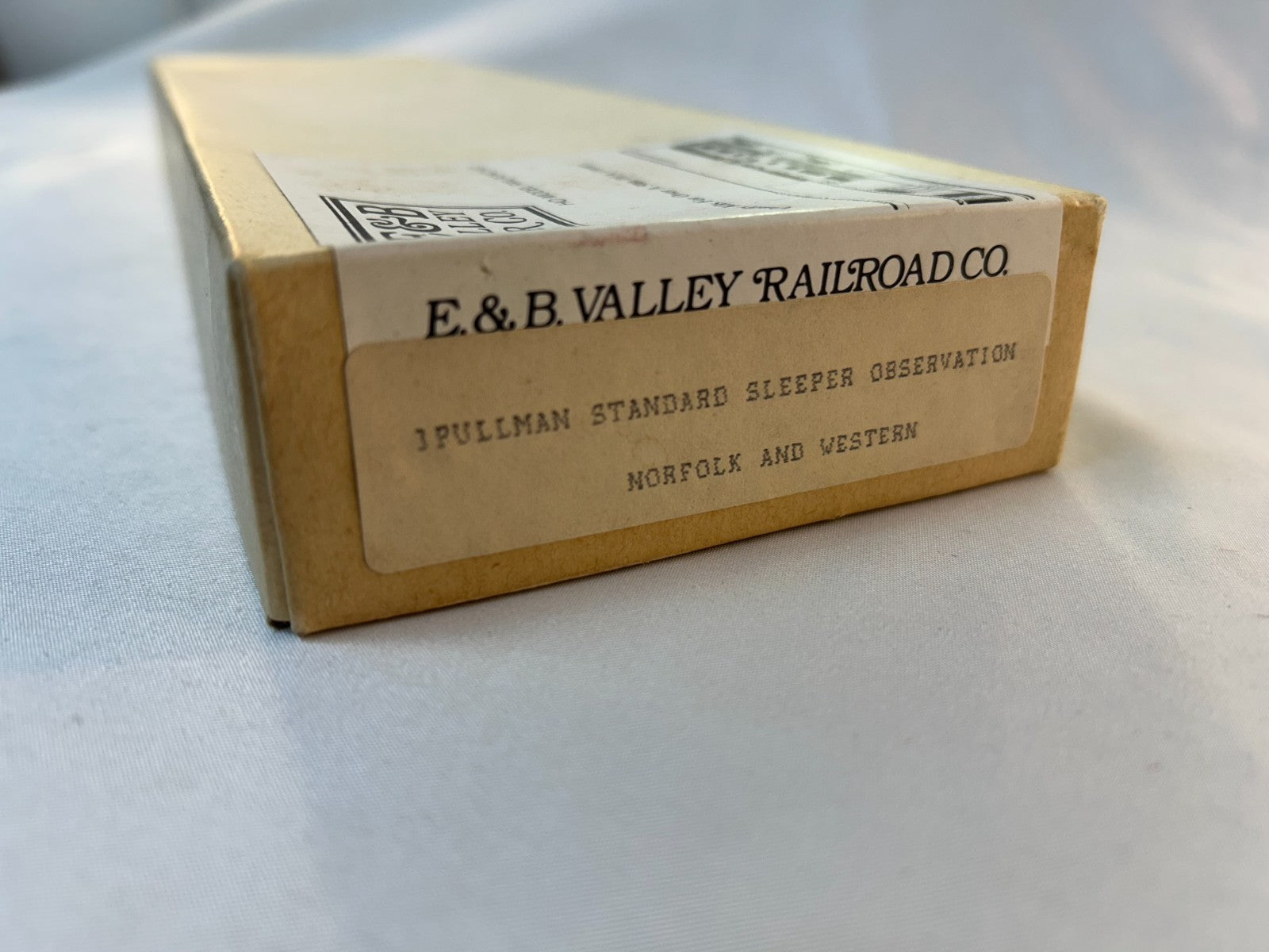 E&B Valley Railroad HO Scale Pullman Standard Sleeper Observation Car Kit2