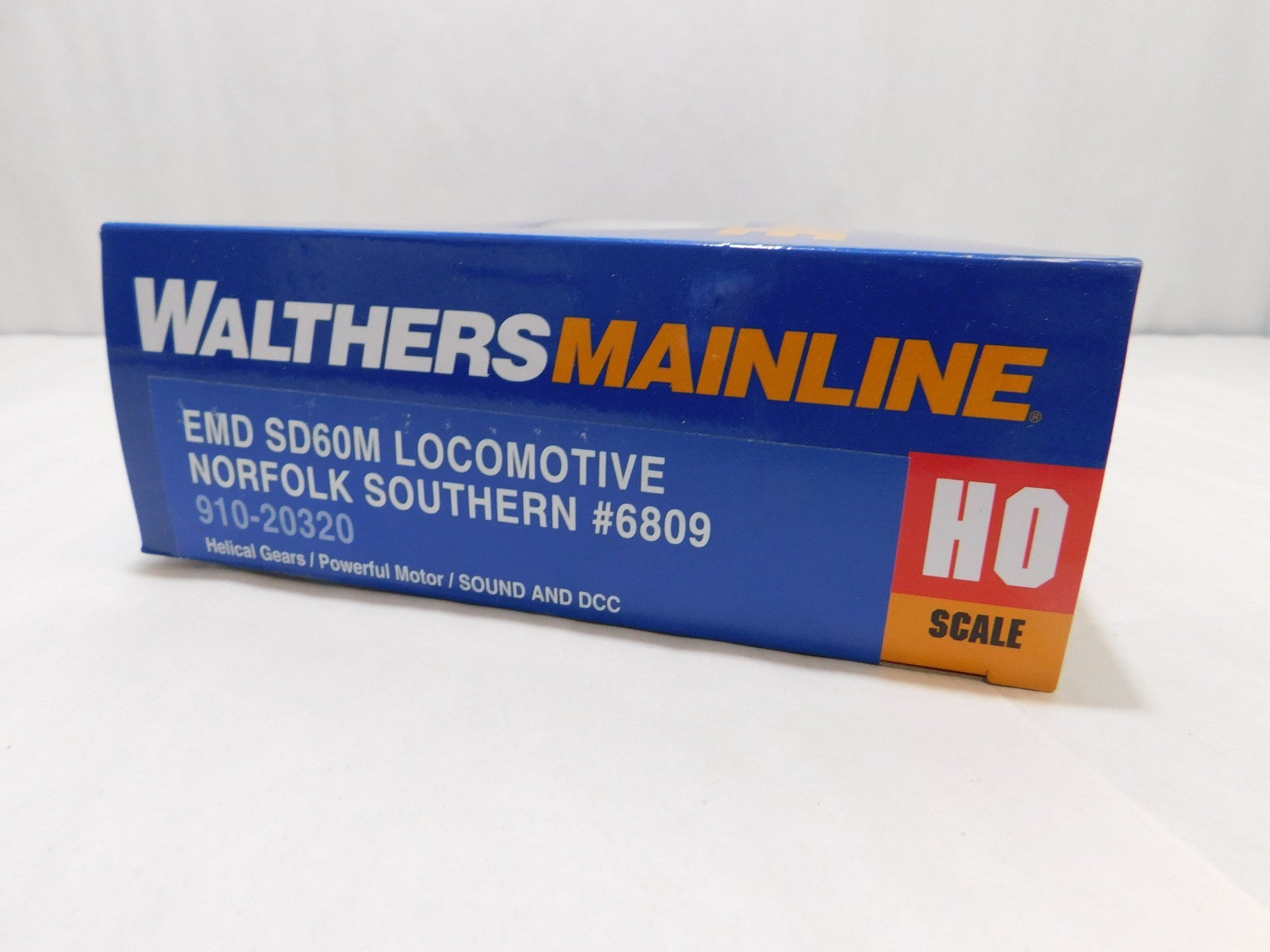 Walthers 910-20320 HO Scale EMD SD60M Locomotive, DCC+Sound, NS #68091