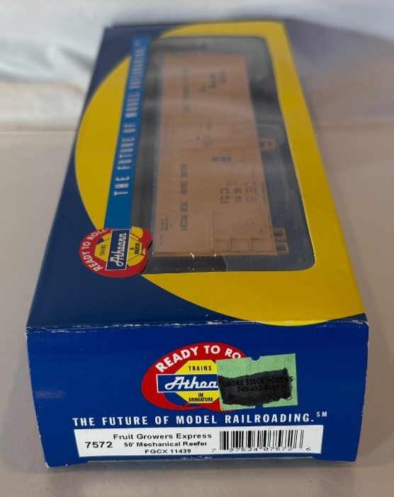 Athearn HO 50' Fruit Growers Mechanical Express Reefer #75725