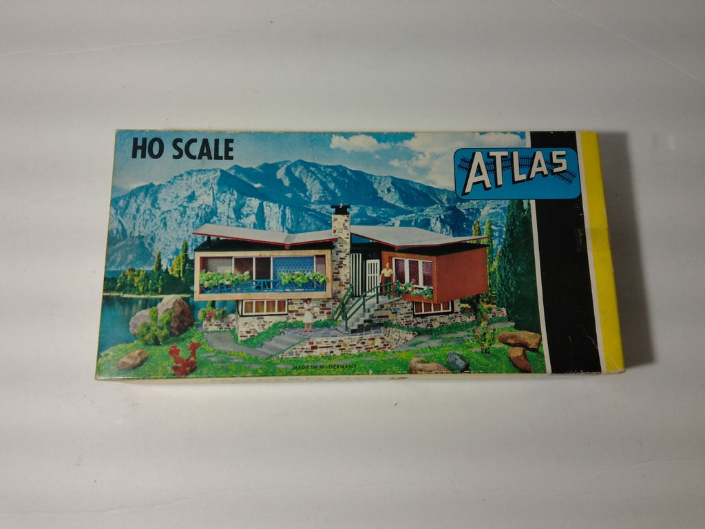 Atlas 751-300 HO Scale Modern Home0
