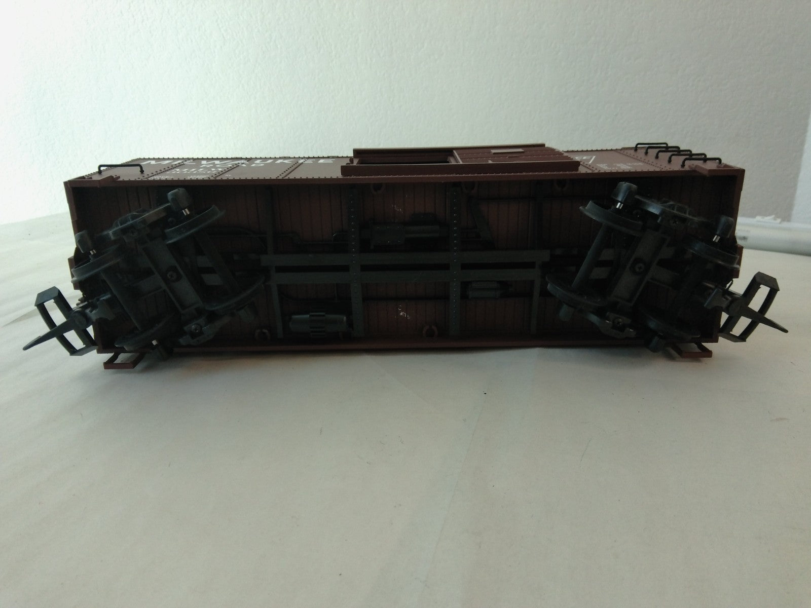 USA Trains R19106D G Scale Steel Box Car Milwaukee Road #303867