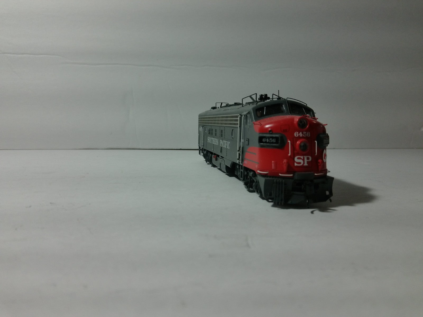Walthers 920-42530 HO Scale EMD FP7 Locomotive, DCC&Sound SP #64565