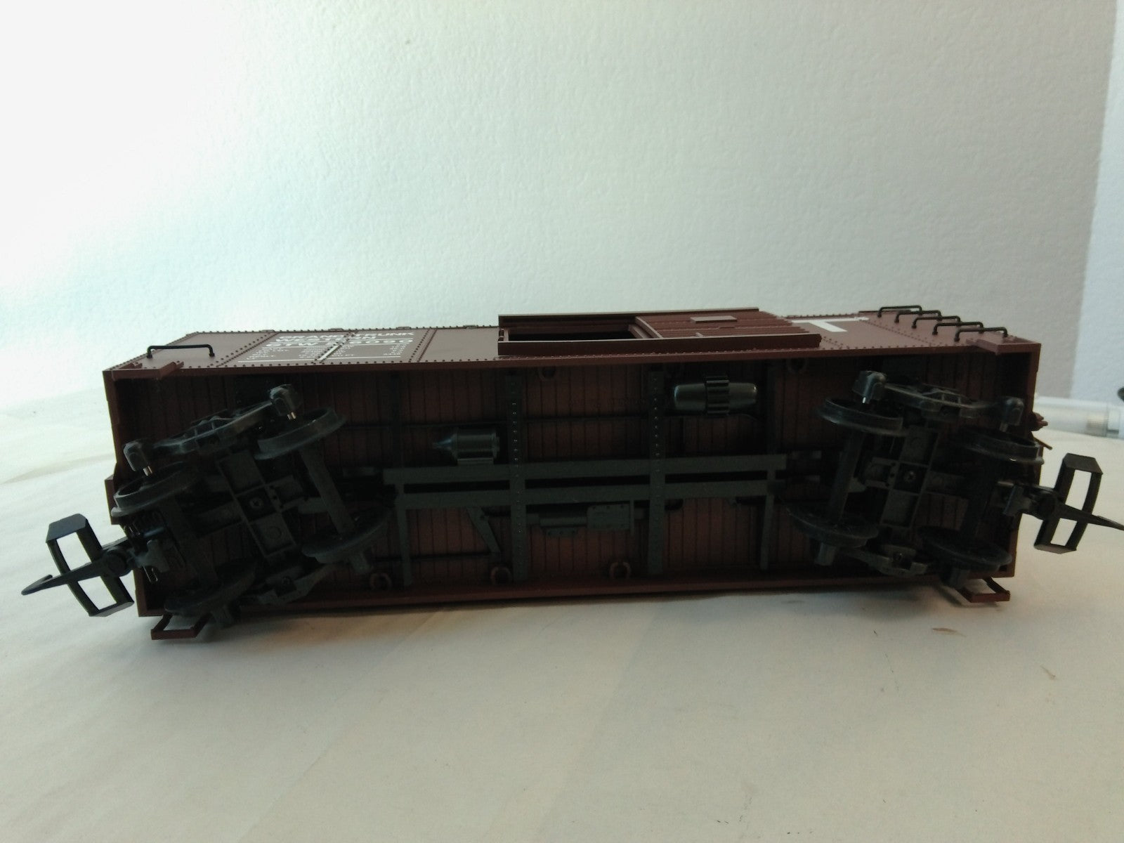 USA Trains R19110B G Scale Steel Box Car Erie #817877