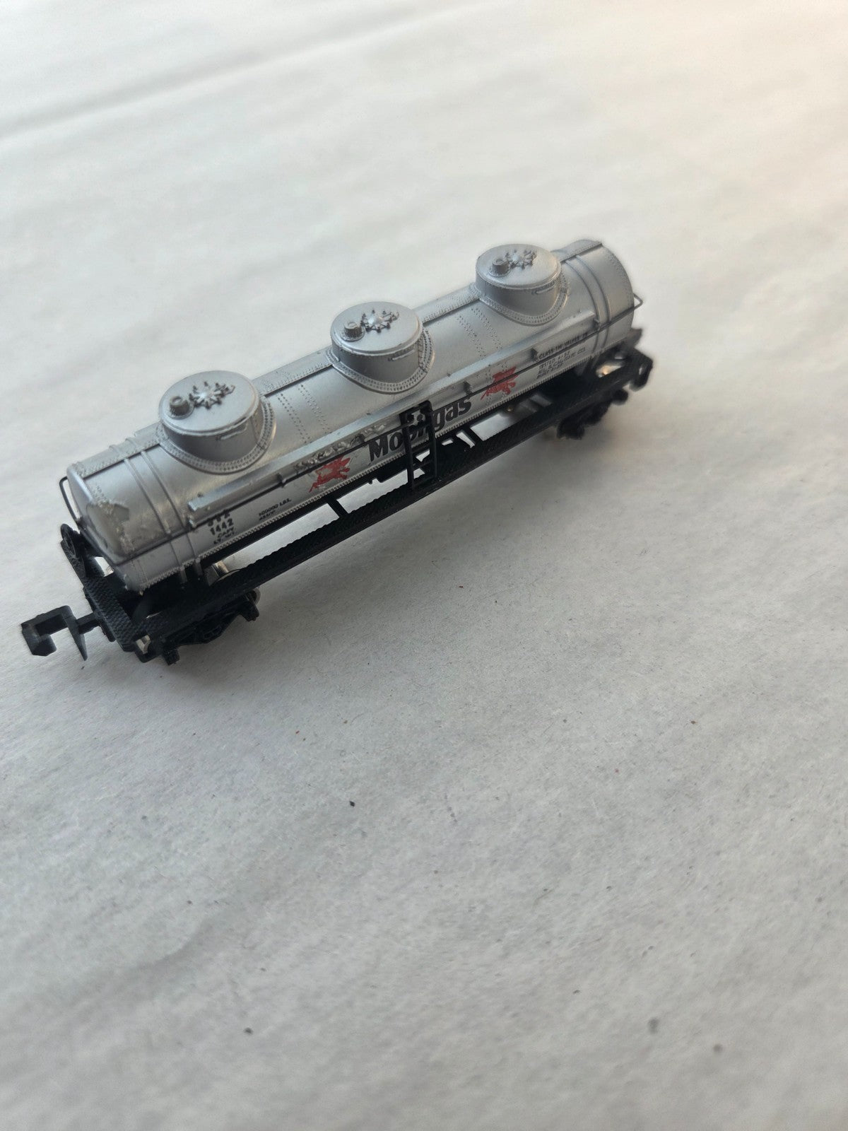 Bachmann N Scale Tanker Car Mobigas2