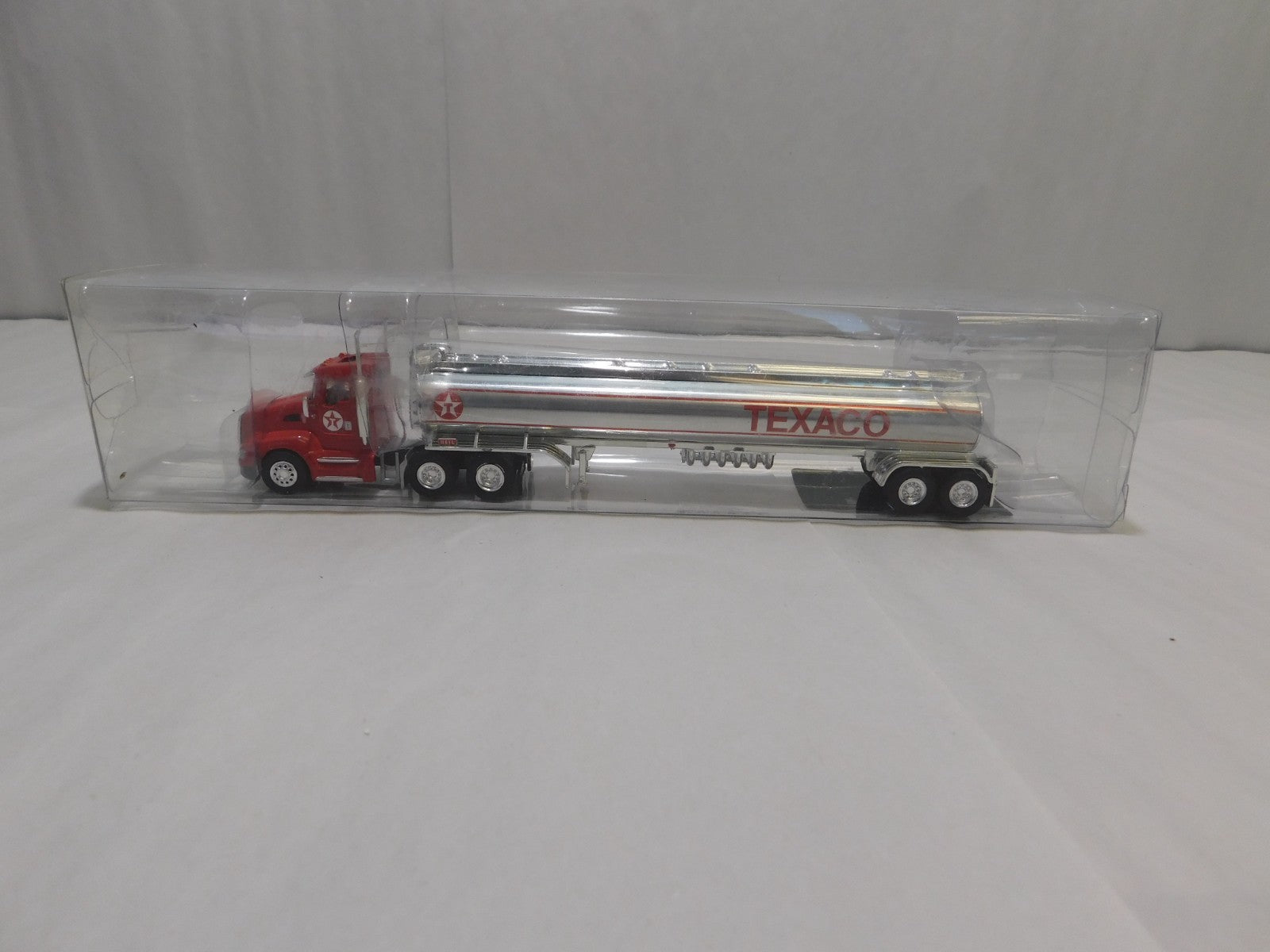 Trucks N Stuff SP139 HO Scale Kenworth T660 Daycab w/ Heil Tank, Texaco0