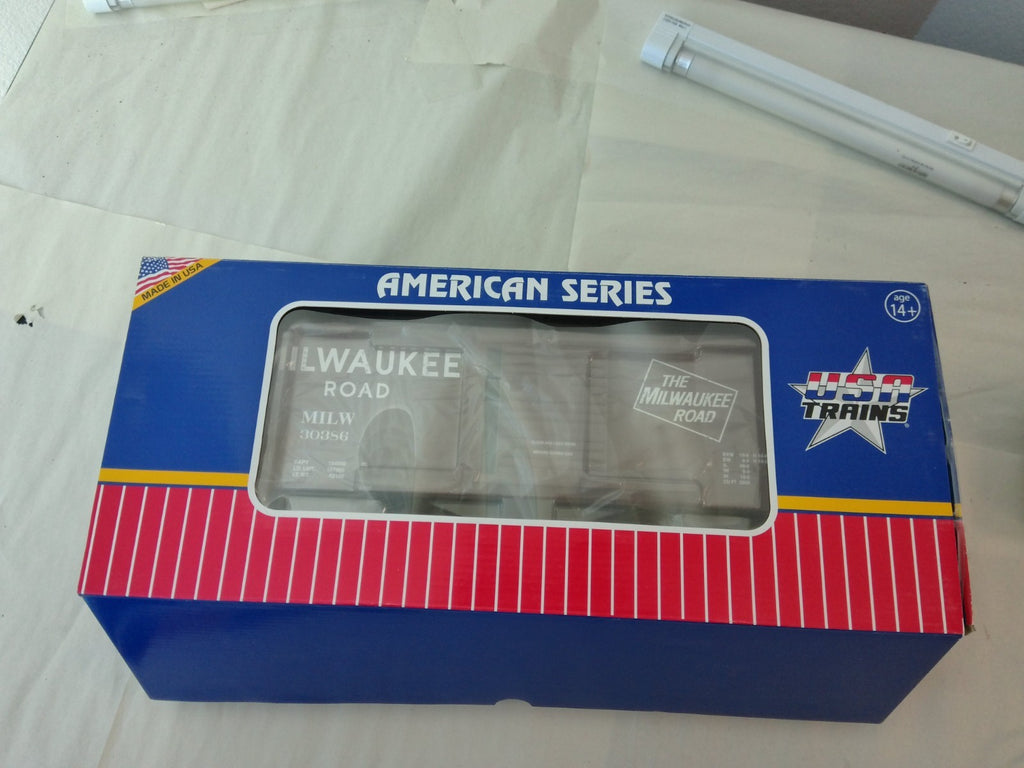 USA Trains R19106D G Scale Steel Box Car Milwaukee Road #303862