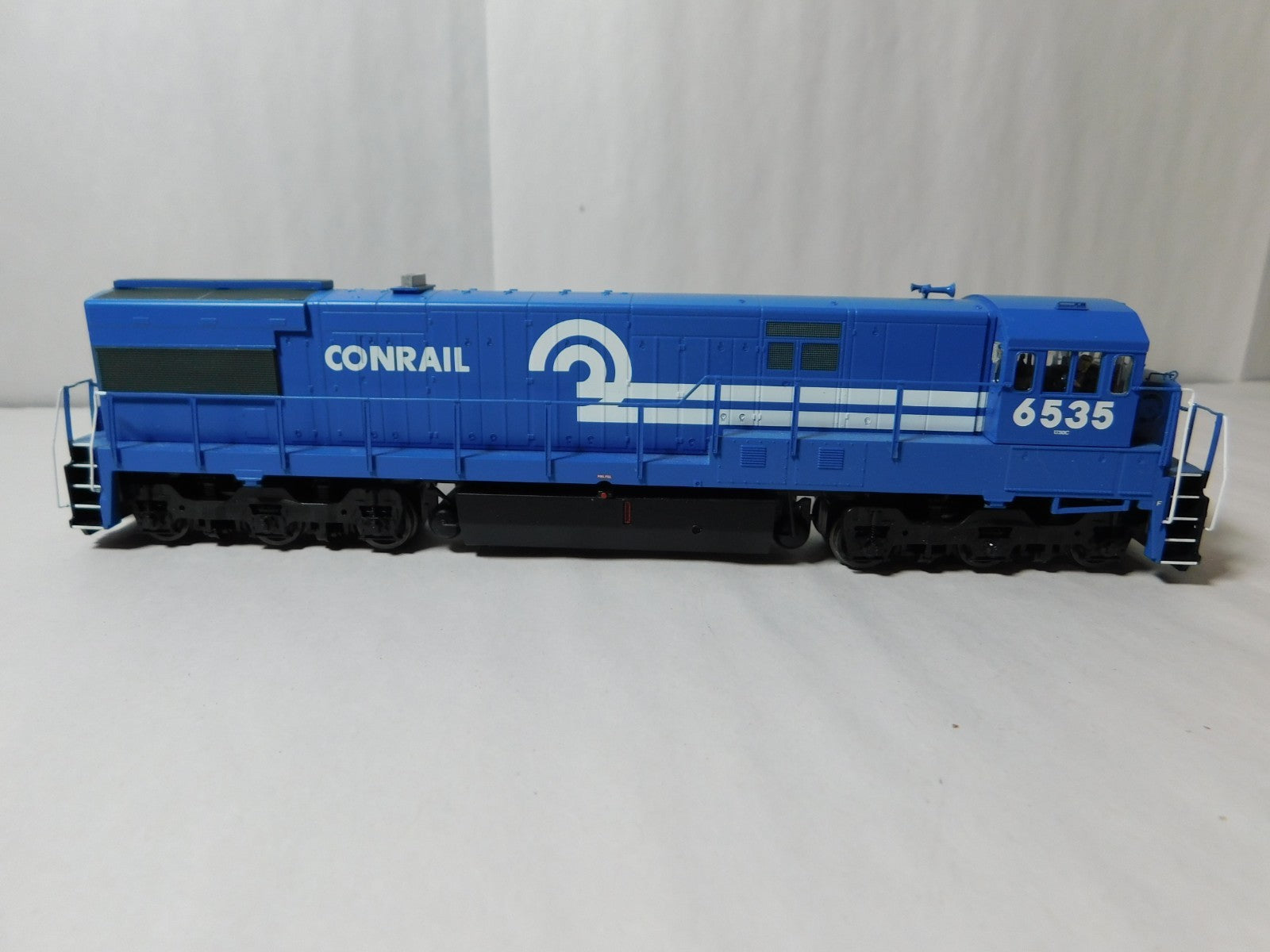 Atlas 10-003-926 HO Scale U30C Diesel Locomotive, DCC+Sound, Conrail #66350