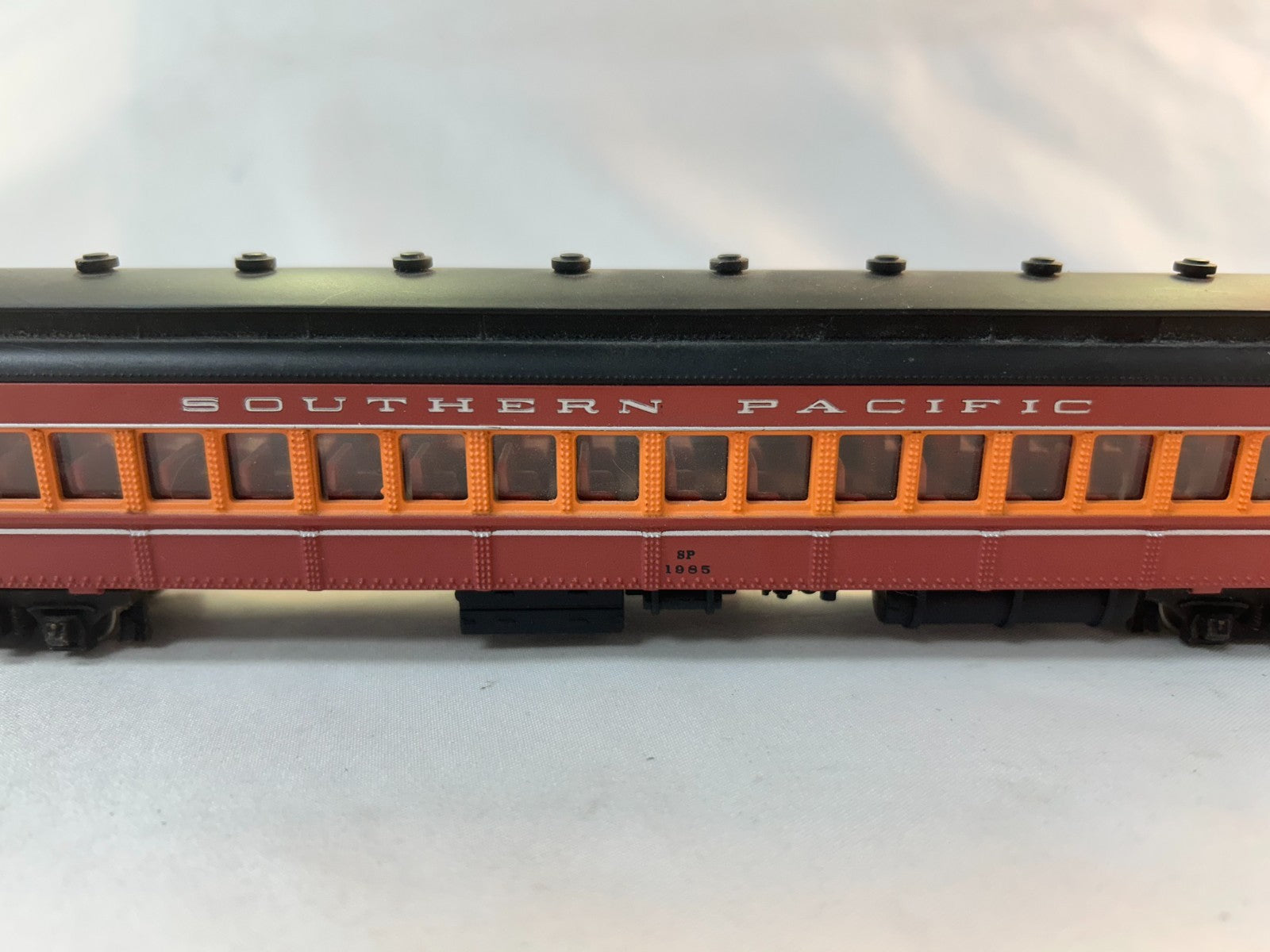 Bachmann Spectrum 89135 HO Scale Heavyweight Passenger Coach, SP Daylight #19851