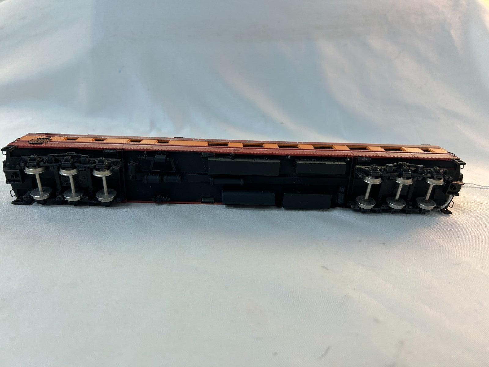 Bachmann Spectrum 89134 HO Scale Passenger Car, Southern Pacific Daylight #102014