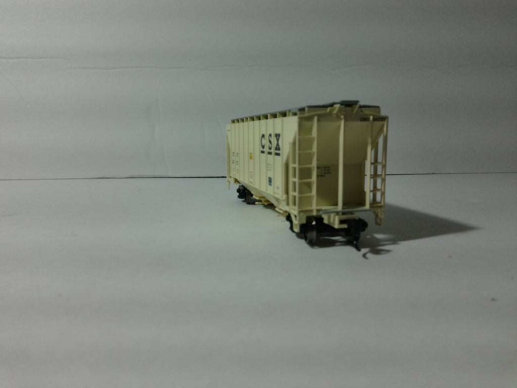 Walthers 910-7981 HO Scale 37' 2980 CU FT 2-Bay Covered Hopper CSX #2421216