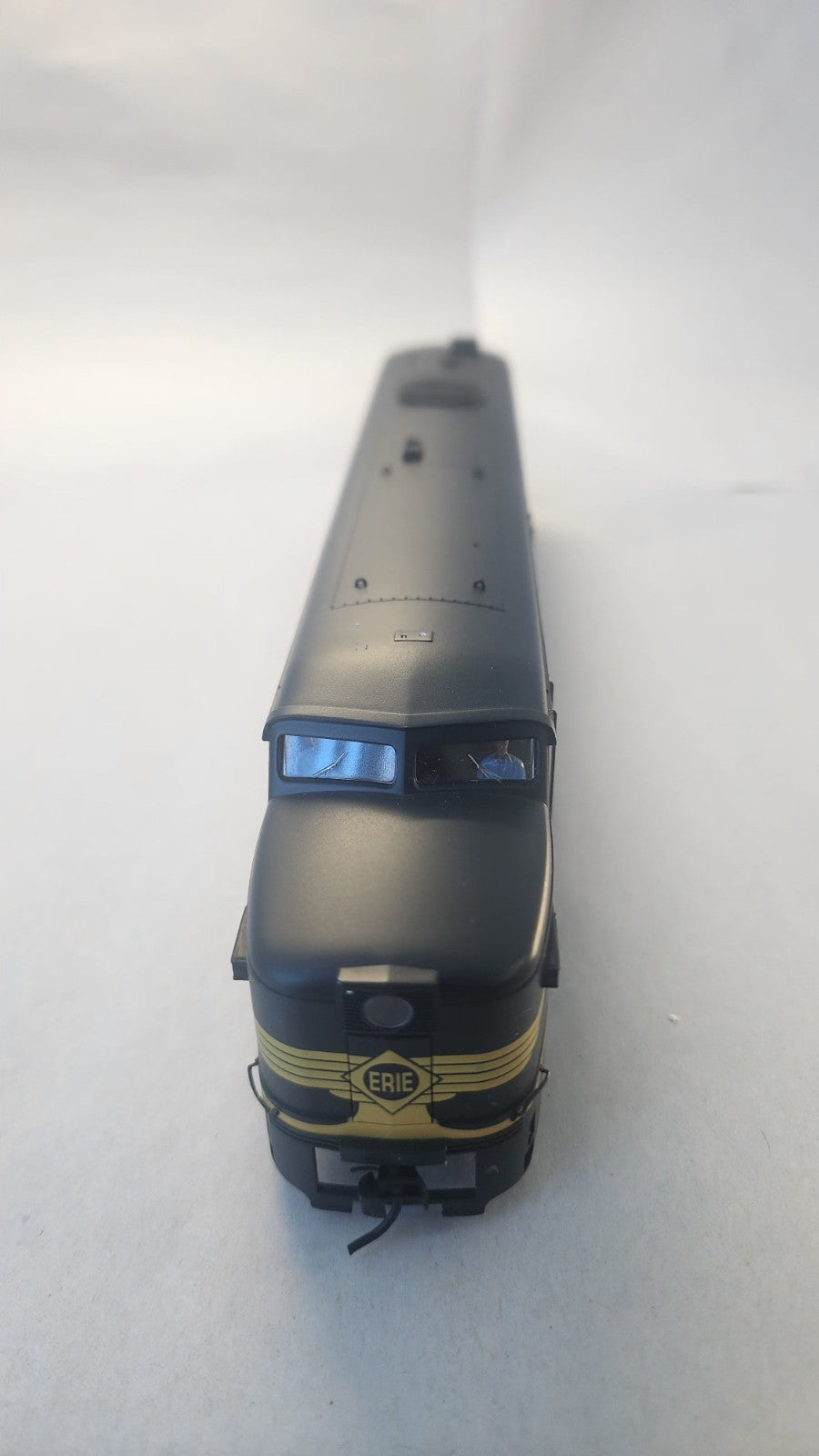 Life Like 21613 HO Scale Proto 2000 Alco Locomotive, Erie Road #8624