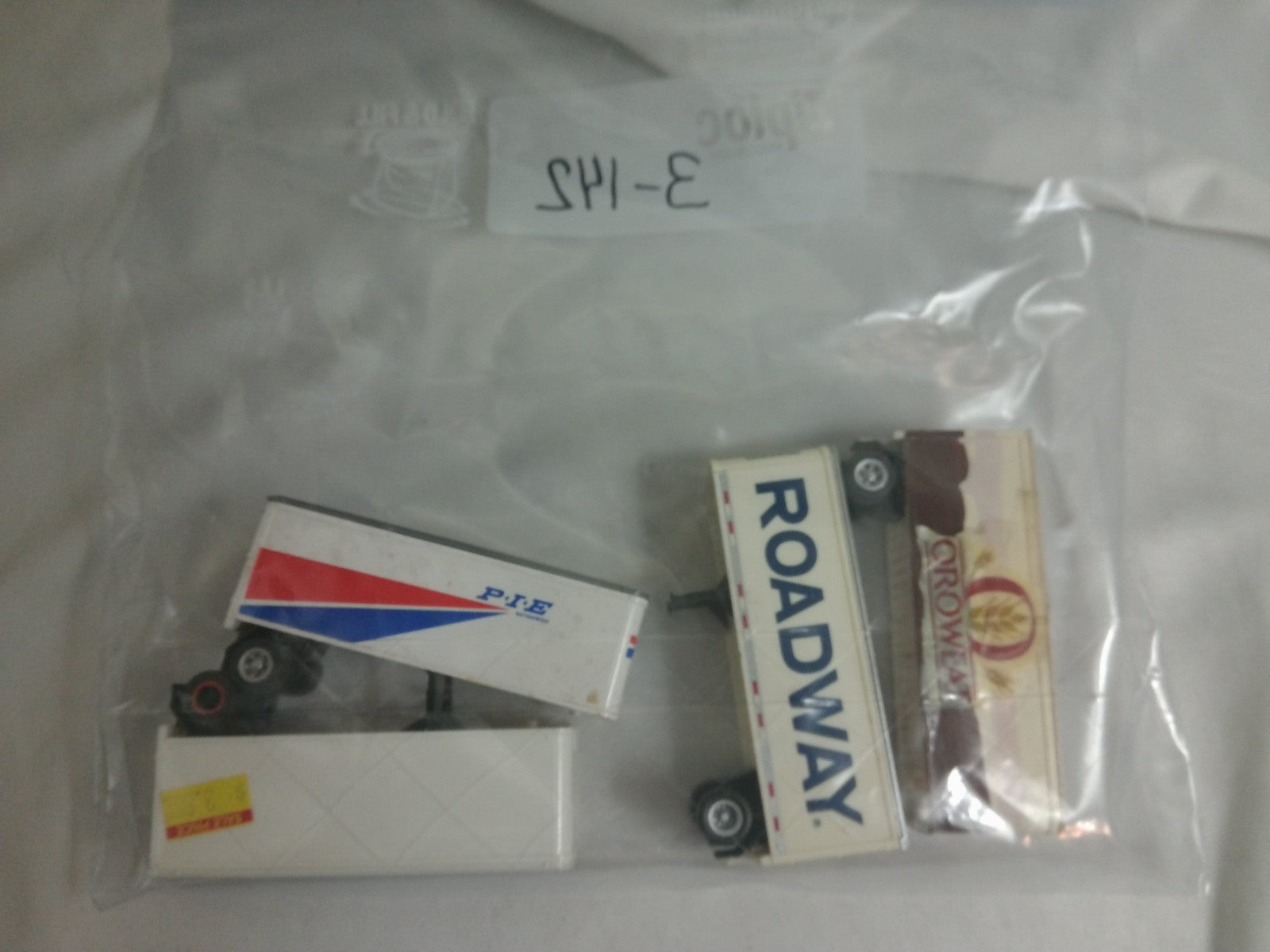 HO Scale Intermodal Container Grab Bag - Everything Pictured - No Substitutions 1